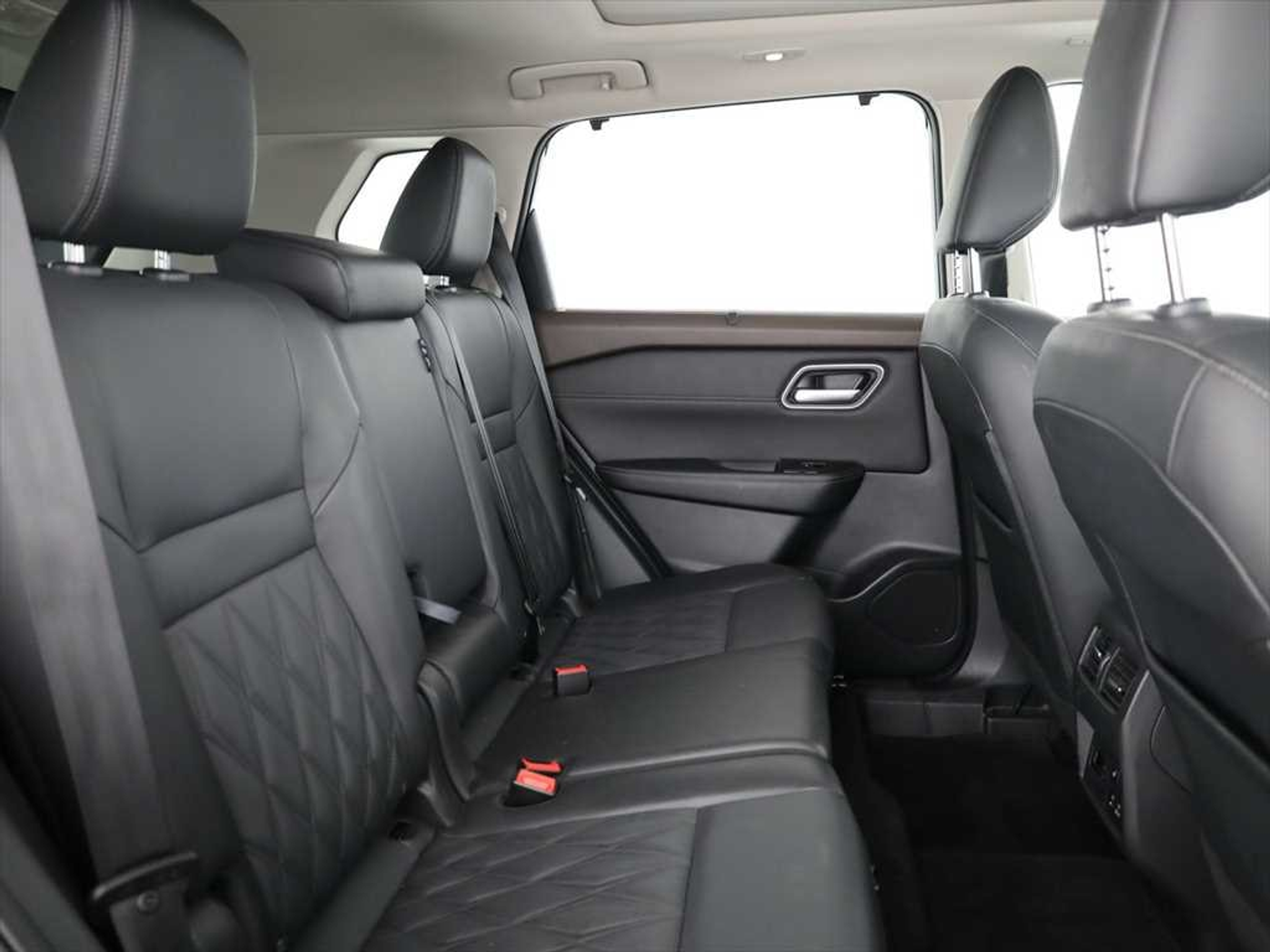 listing desktop thumbnail image 9