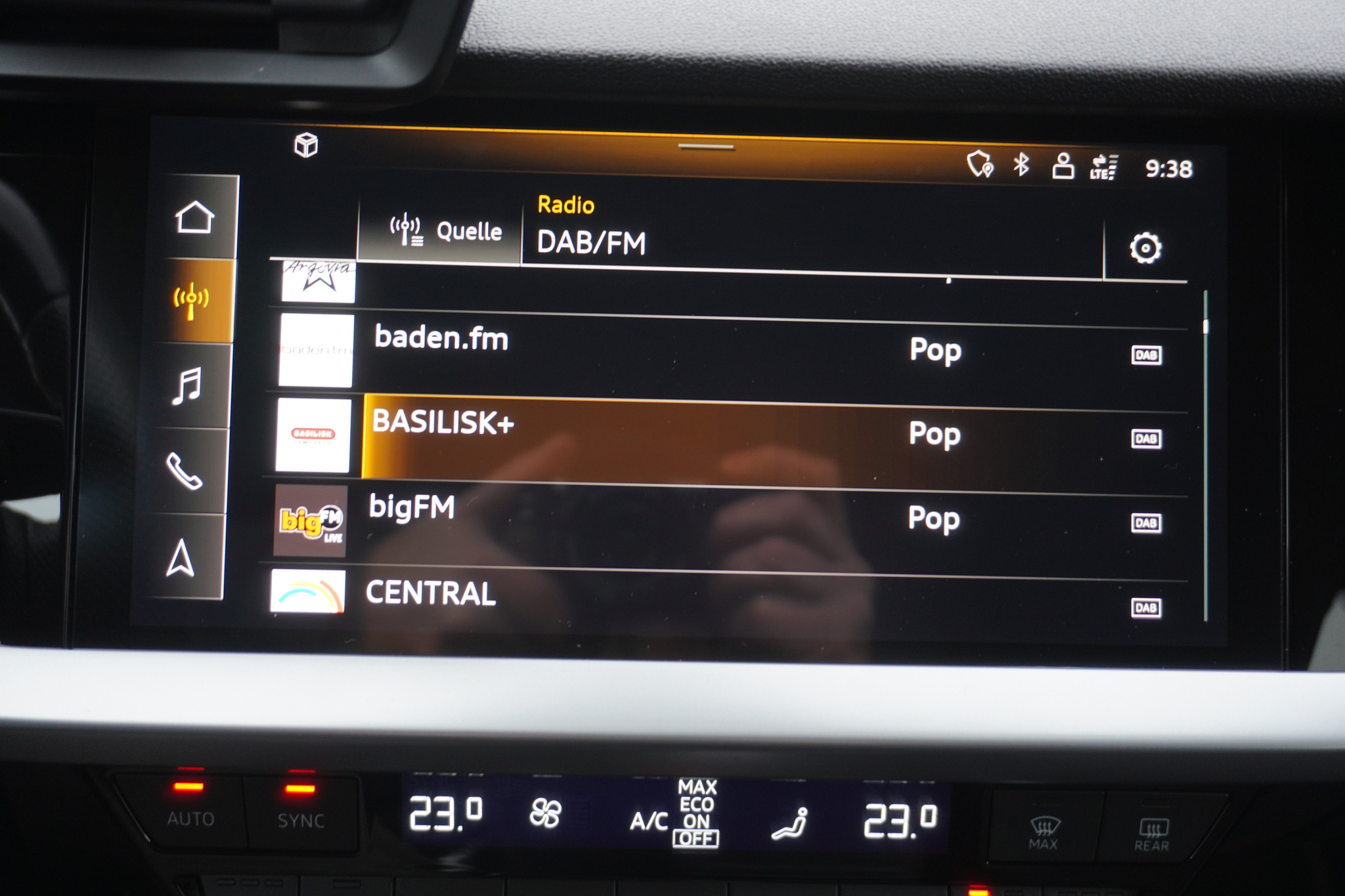 listing desktop thumbnail image 22