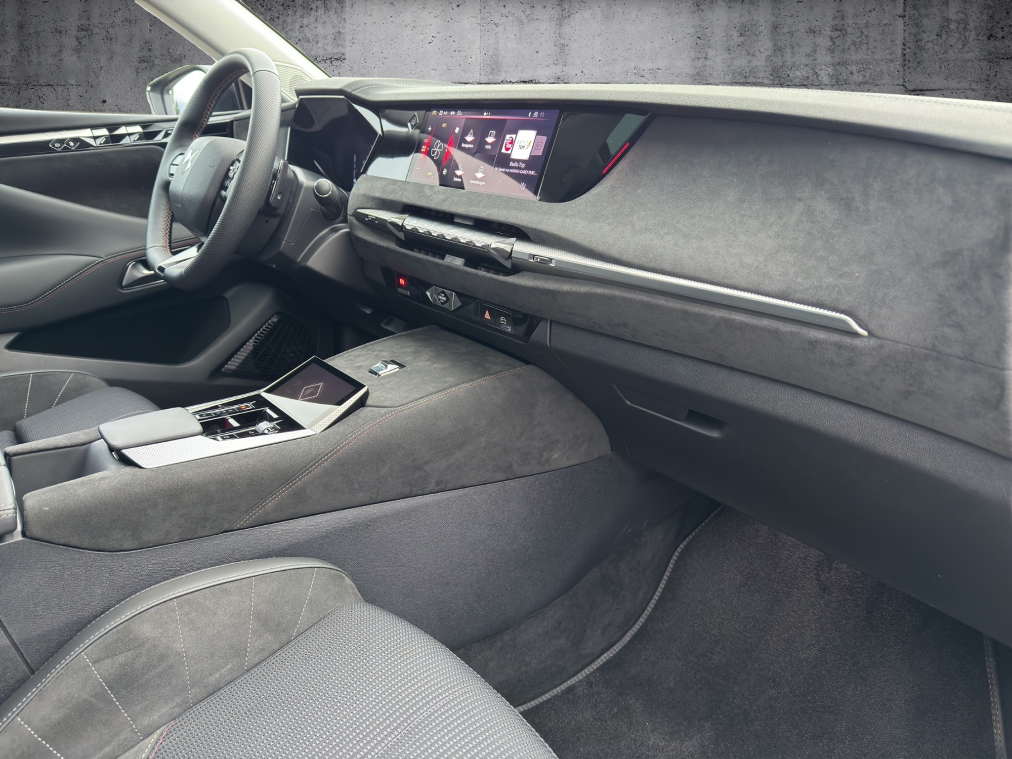 listing desktop thumbnail image 23