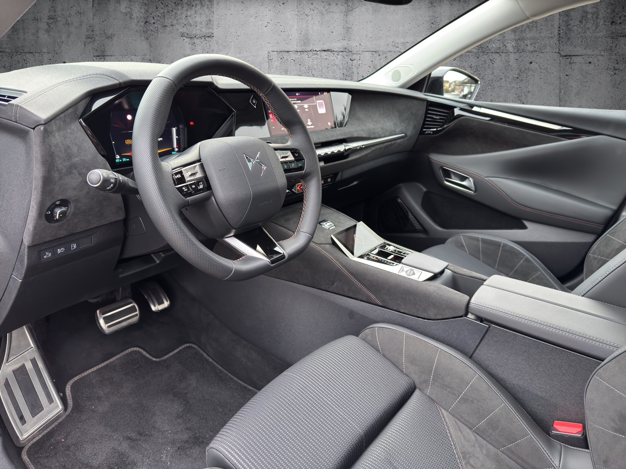 listing desktop thumbnail image 1