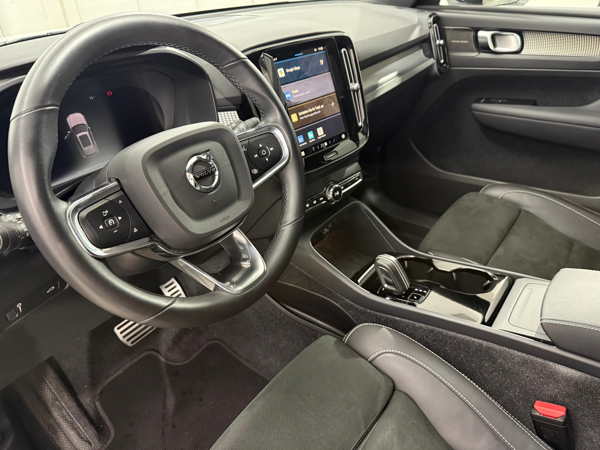 listing desktop thumbnail image 3