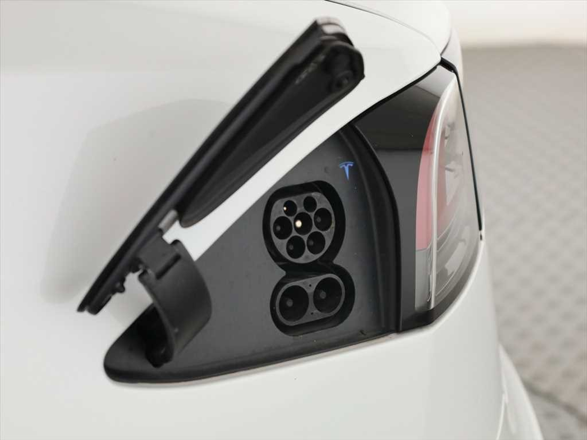 listing desktop thumbnail image 11