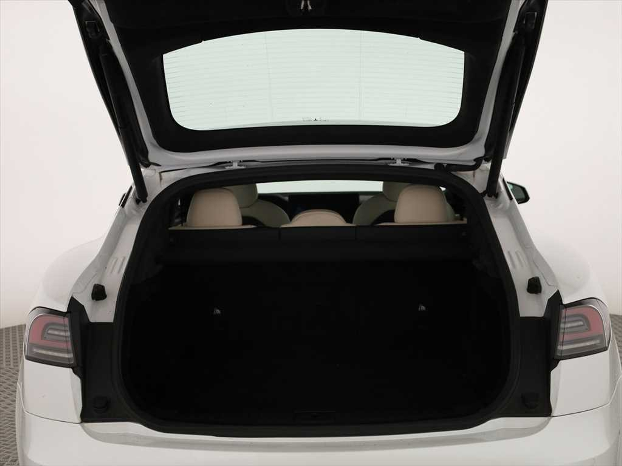 listing desktop thumbnail image 12