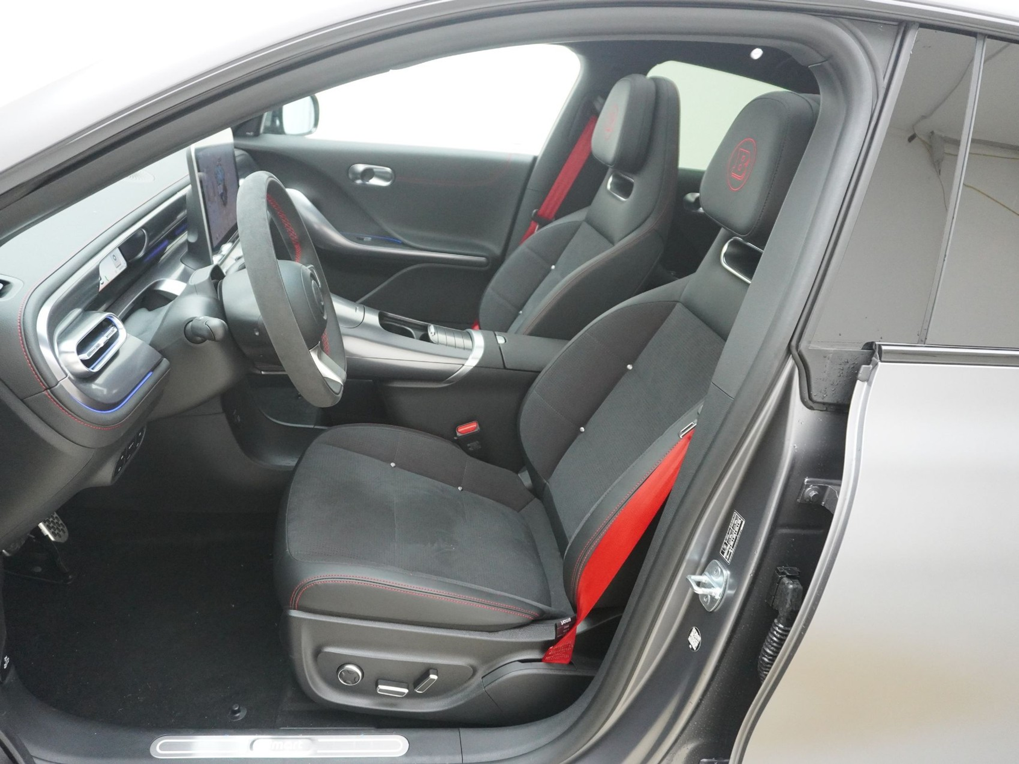 listing desktop thumbnail image 12