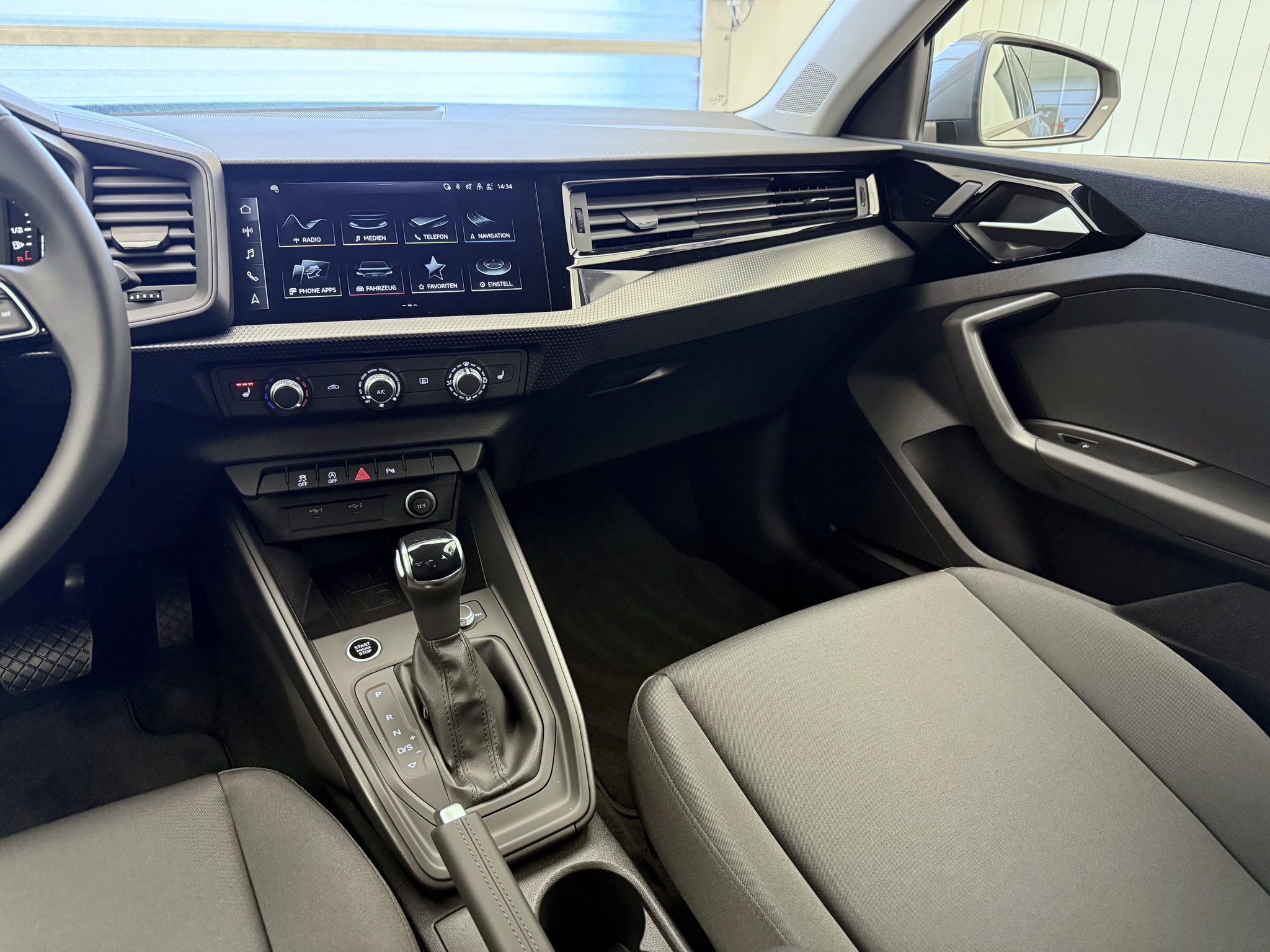 listing desktop thumbnail image 16