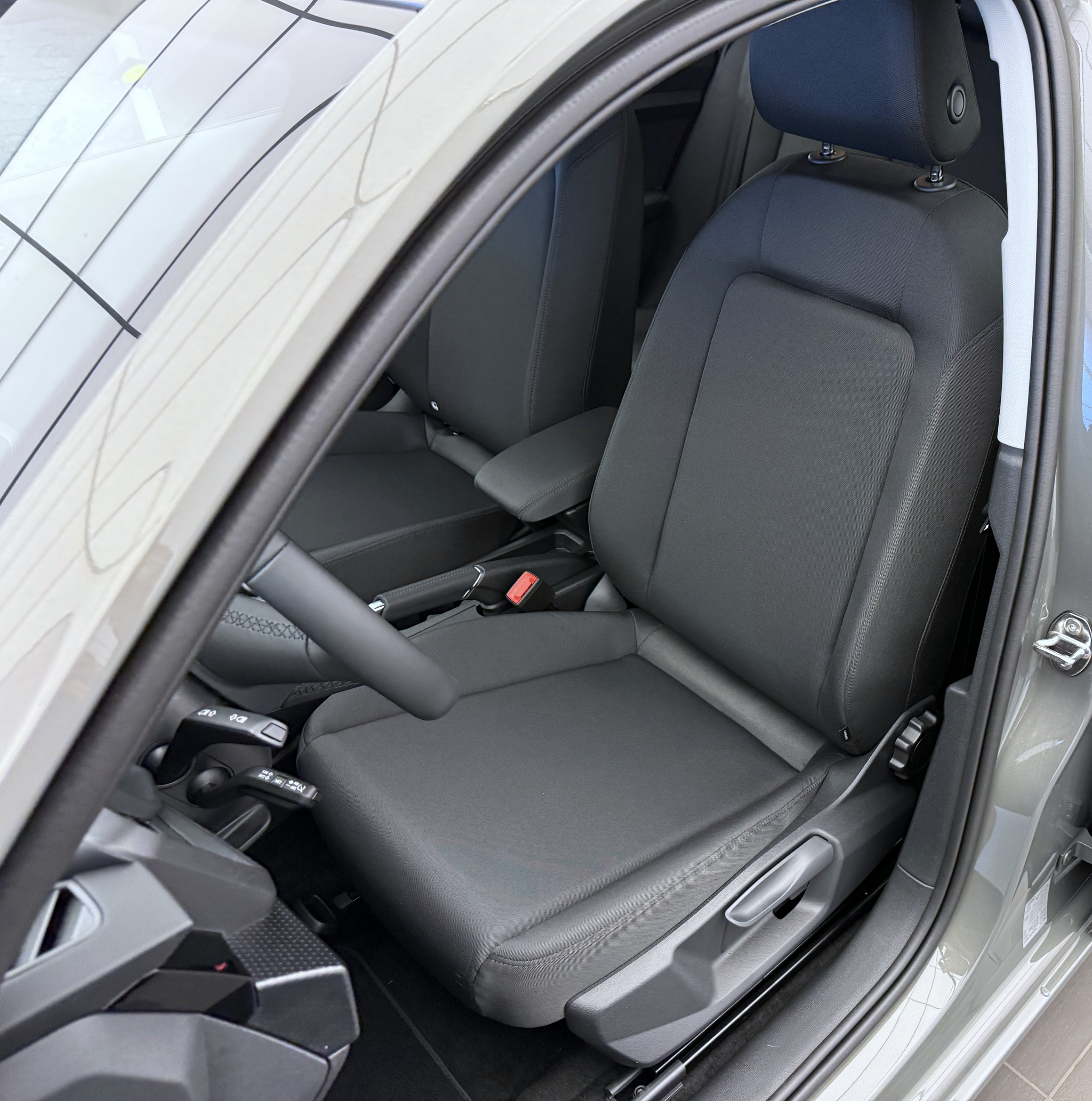 listing desktop thumbnail image 4