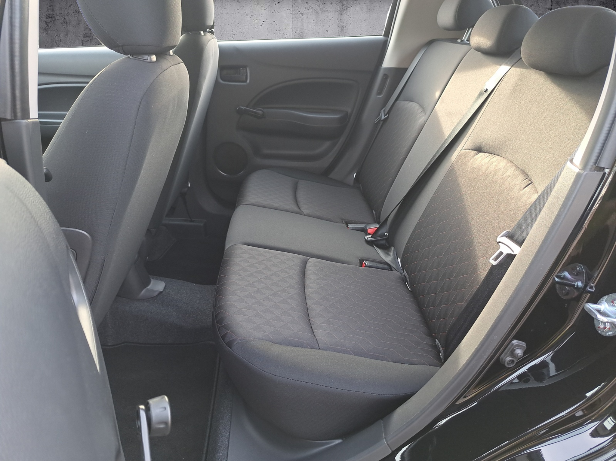 listing desktop thumbnail image 15