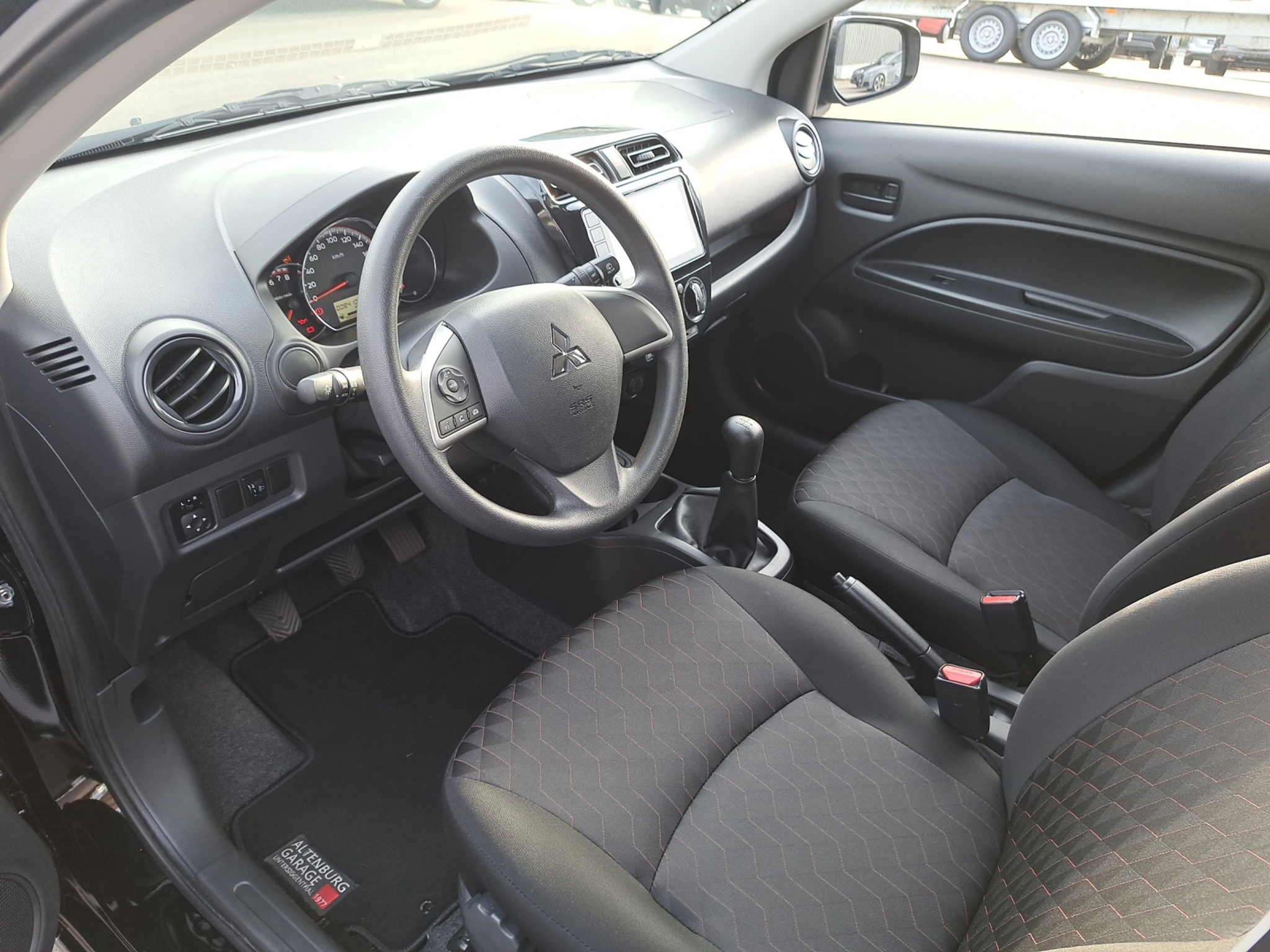 listing desktop thumbnail image 17