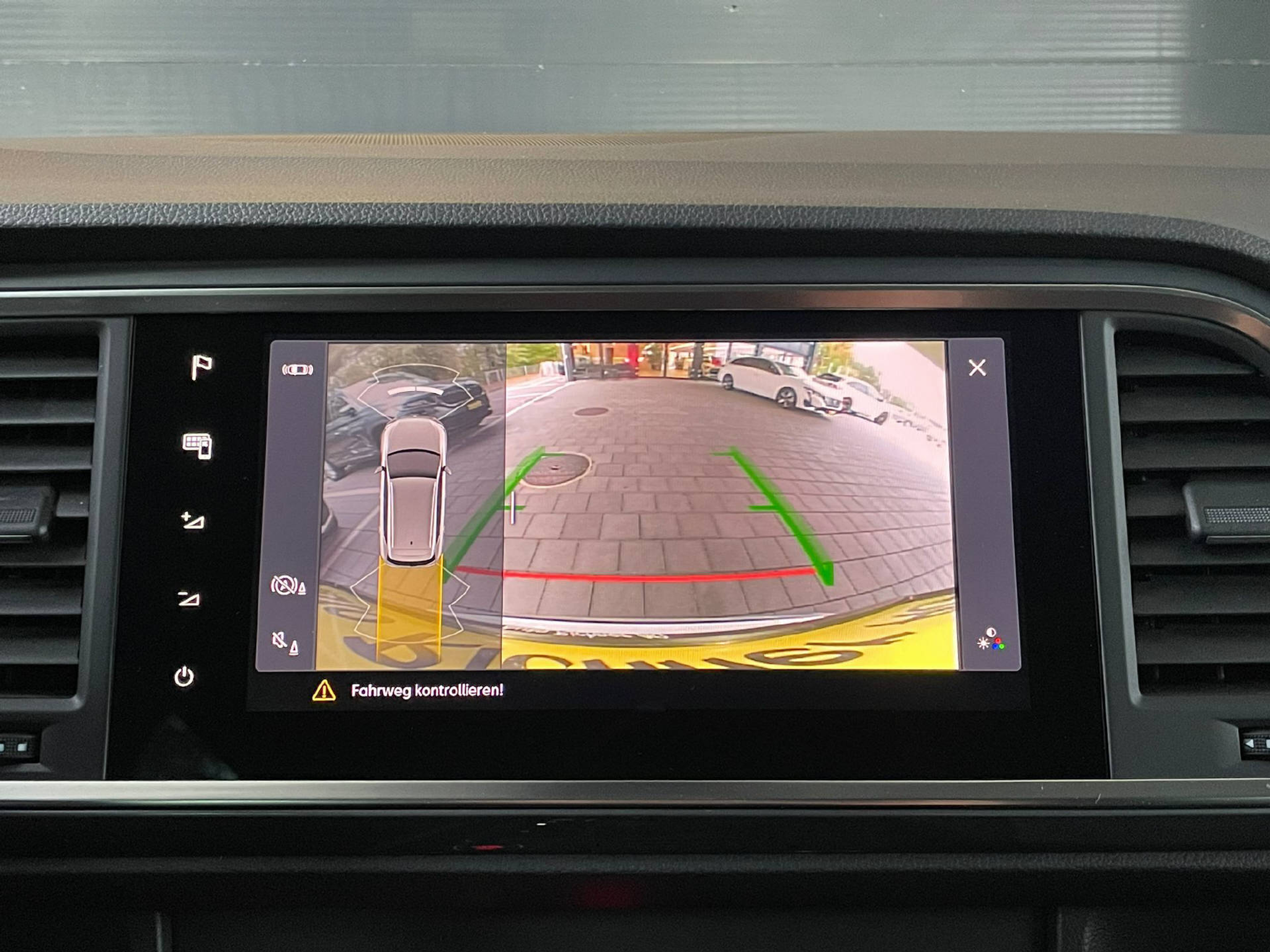 listing desktop thumbnail image 10