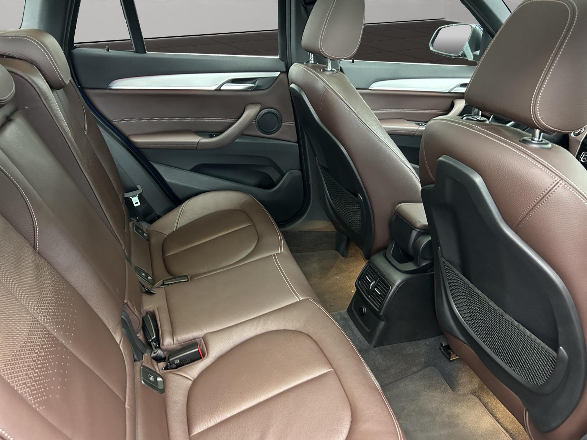 listing desktop thumbnail image 13