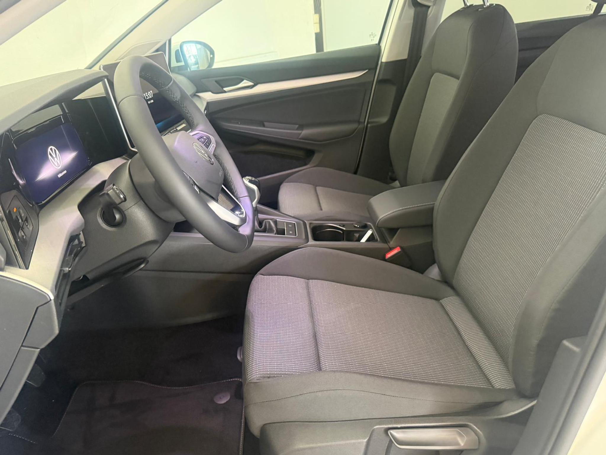 listing desktop thumbnail image 9