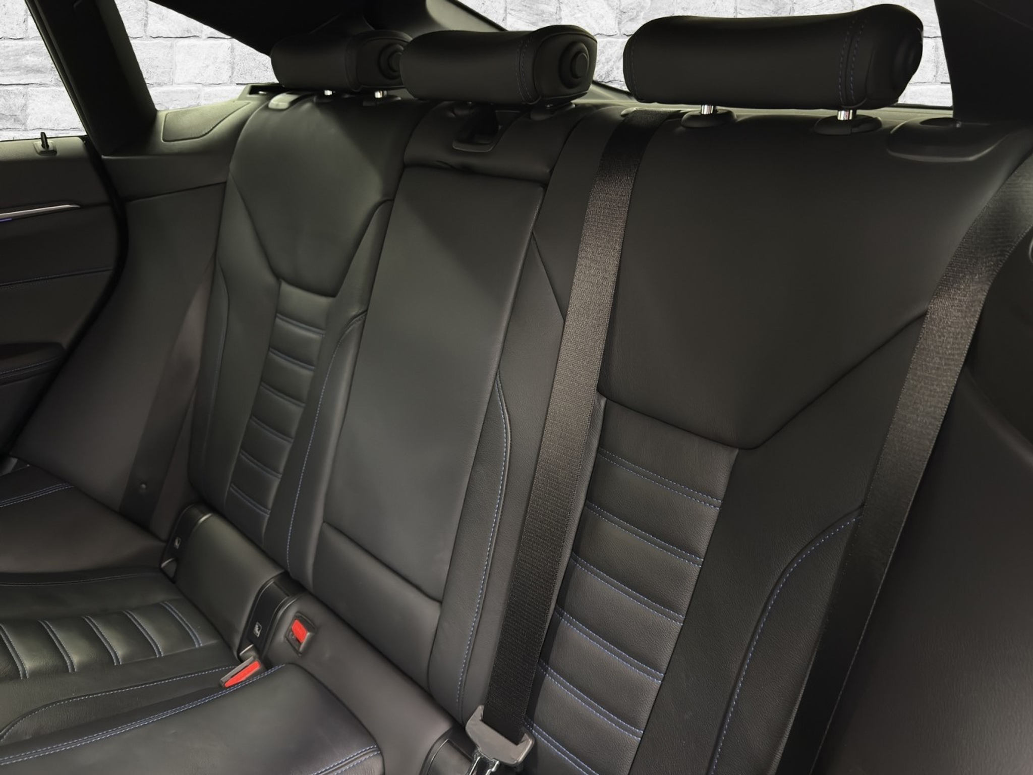 listing desktop thumbnail image 12