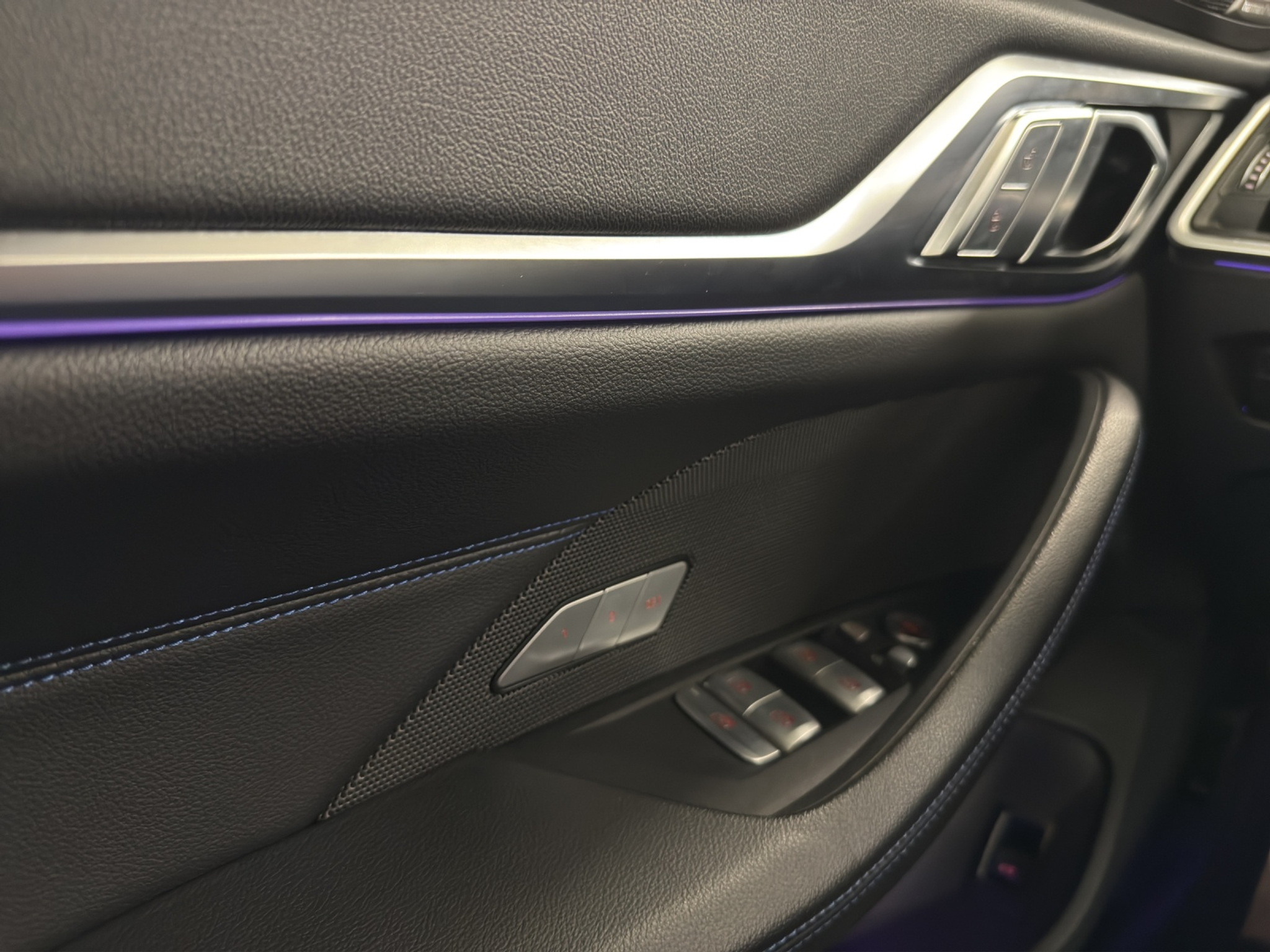 listing desktop thumbnail image 11