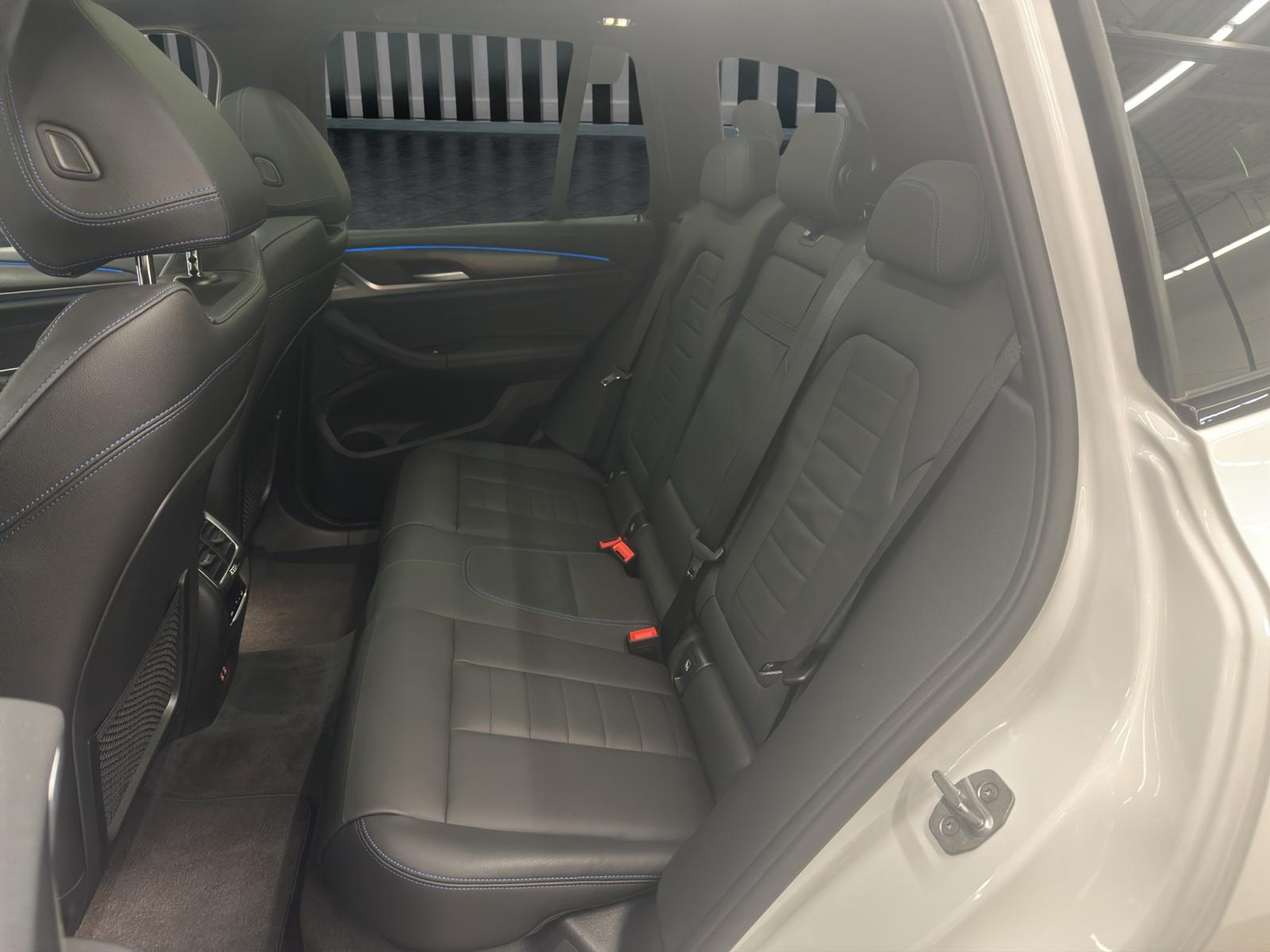 listing desktop thumbnail image 16