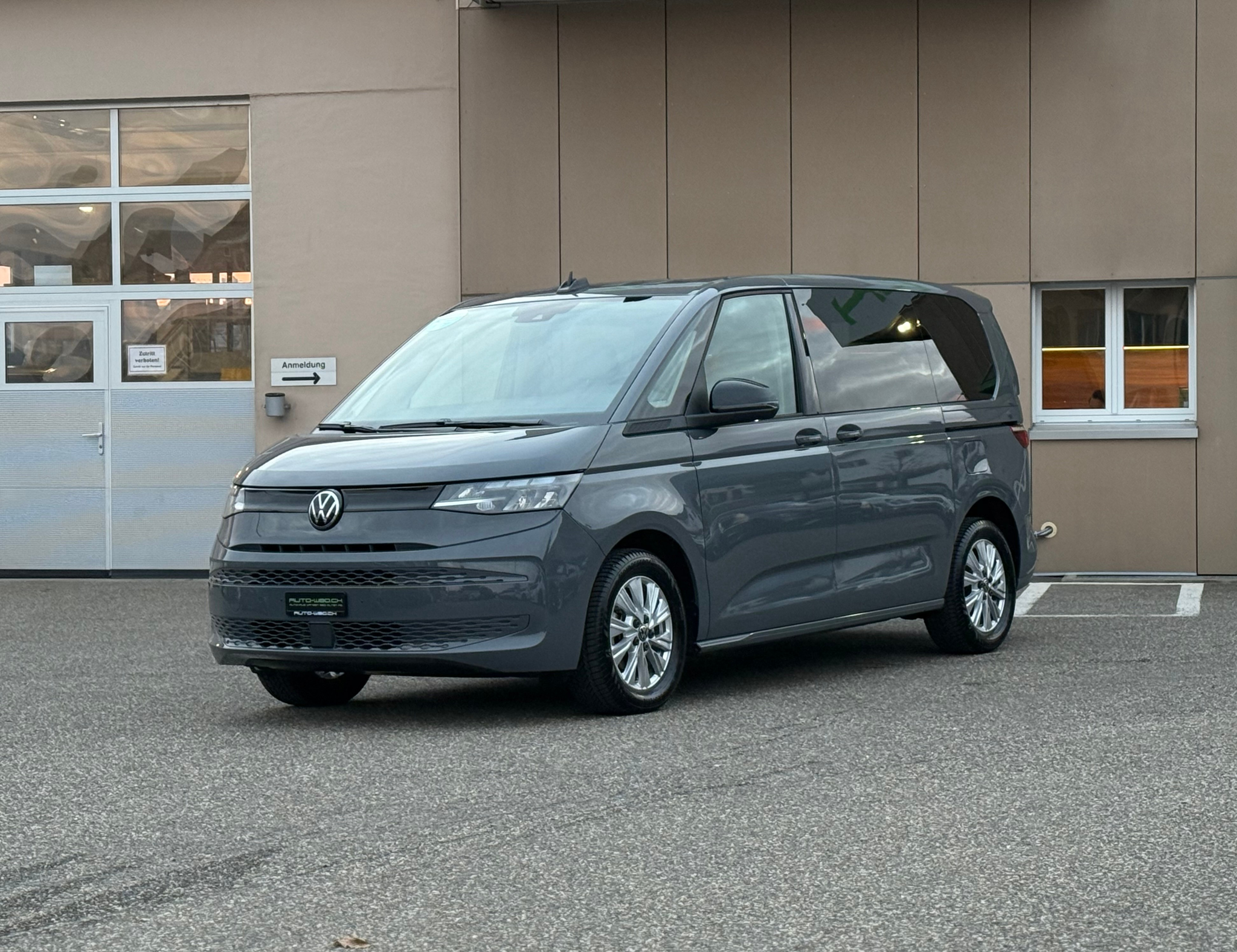 listing desktop thumbnail image 0