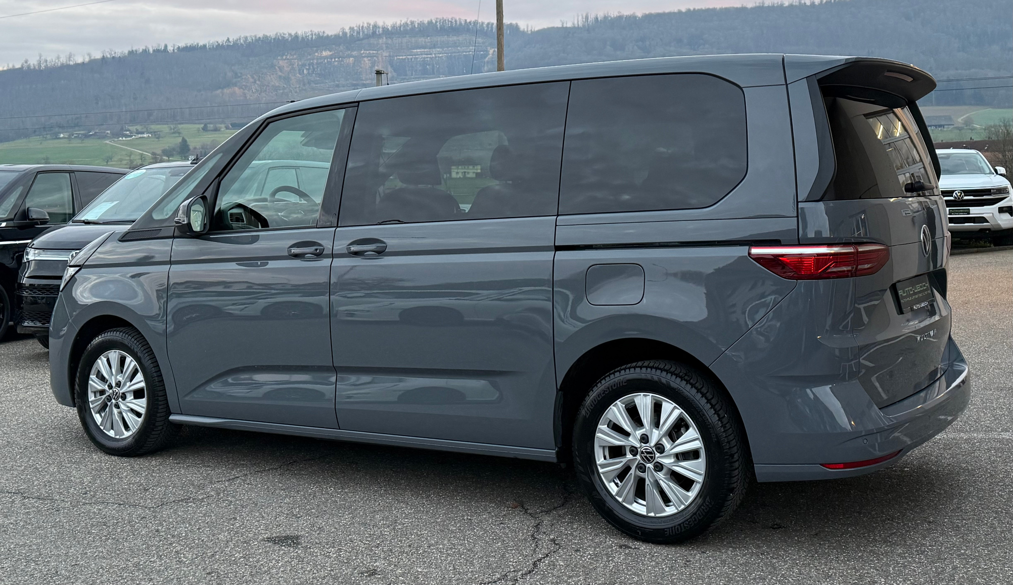 listing desktop thumbnail image 6