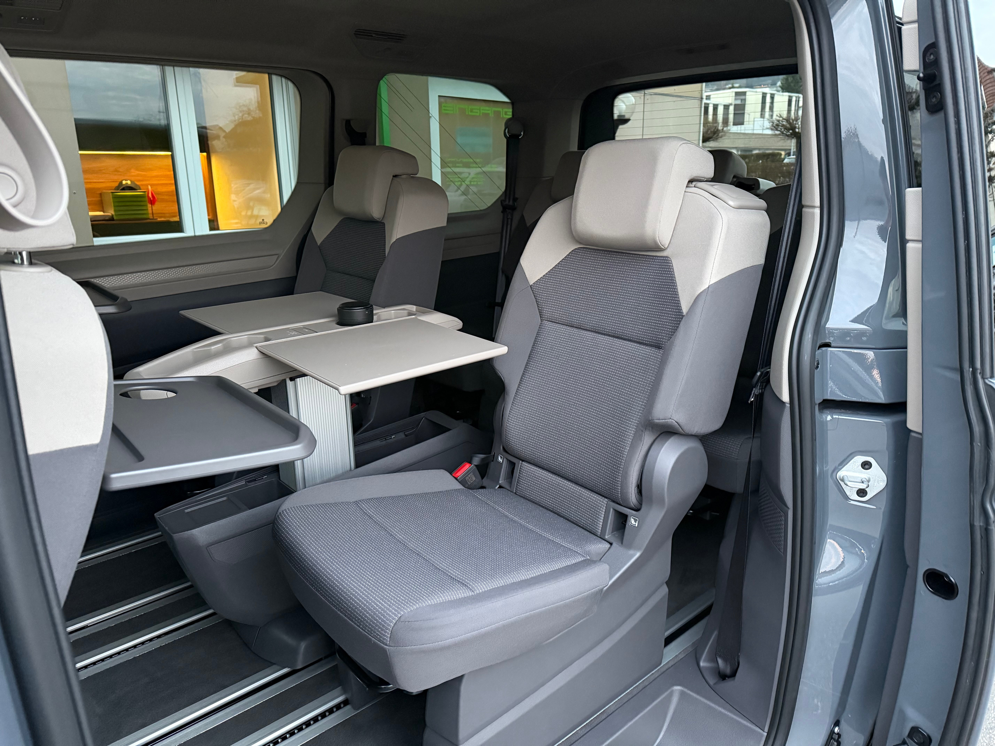 listing desktop thumbnail image 22