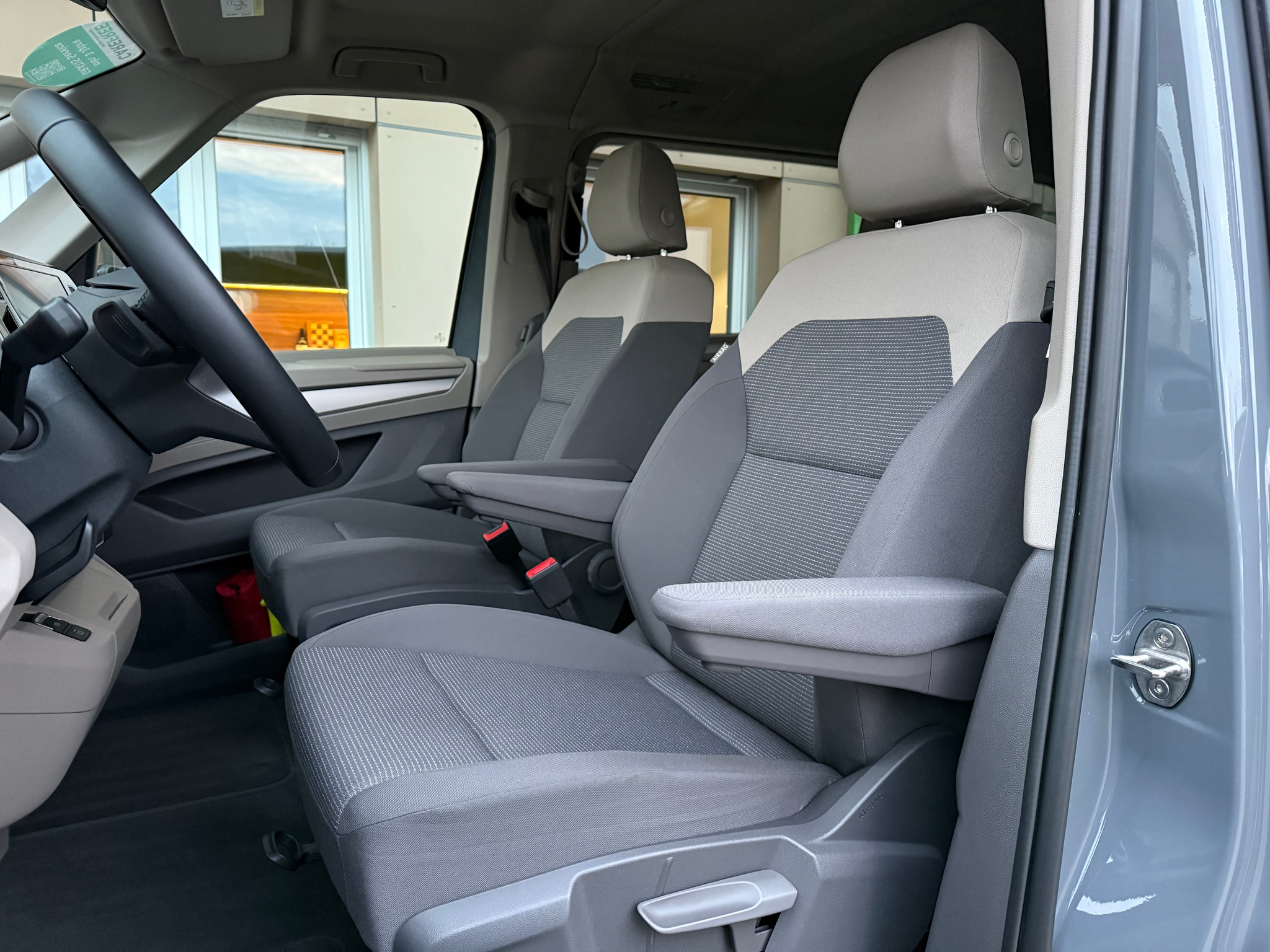 listing desktop thumbnail image 12