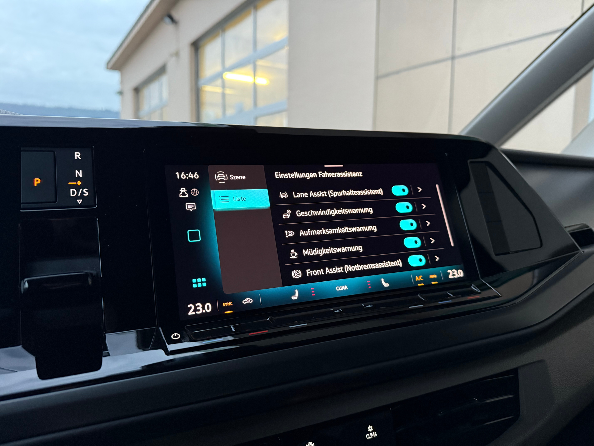 listing desktop thumbnail image 17