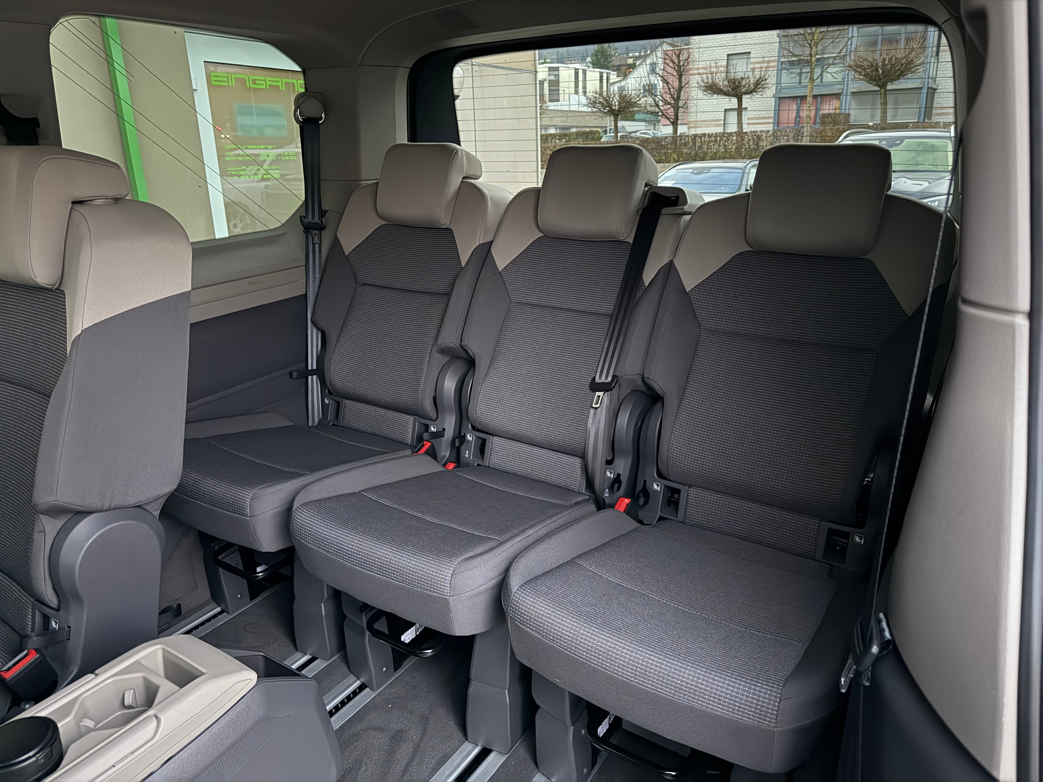 listing desktop thumbnail image 23