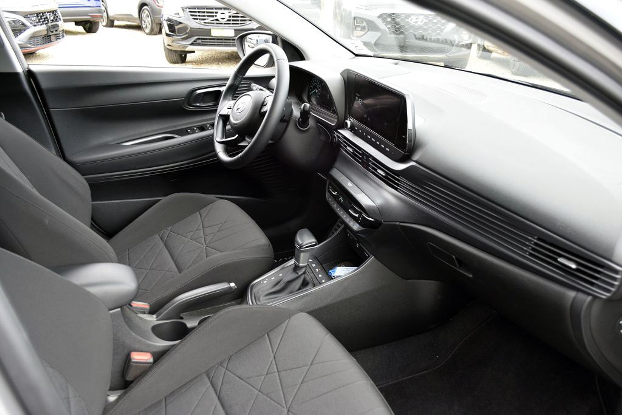 listing desktop thumbnail image 4