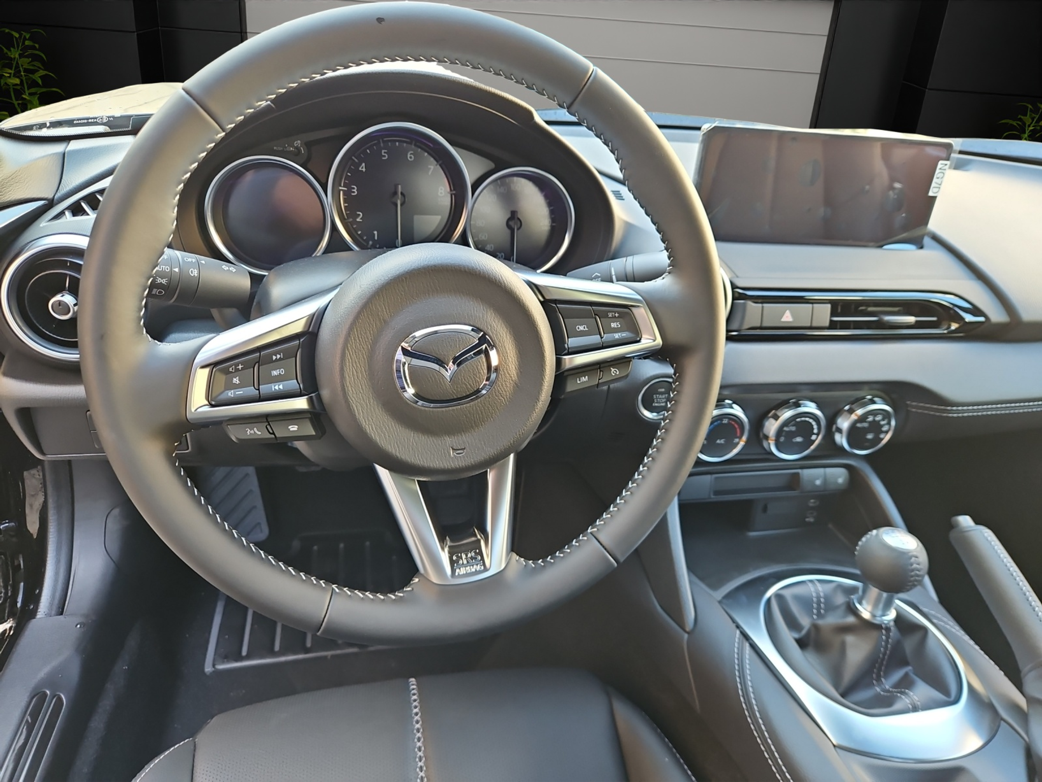 listing desktop thumbnail image 8