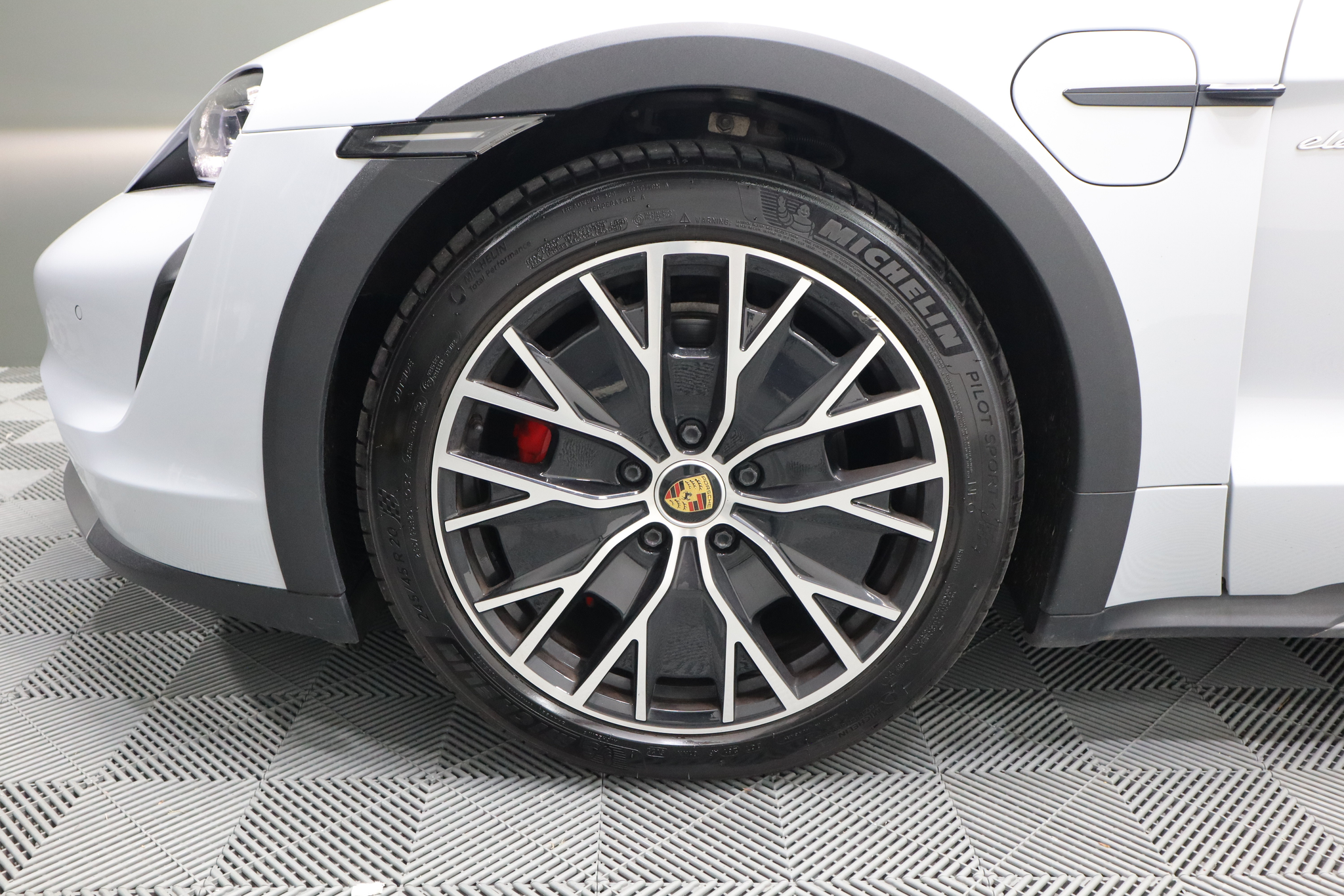 listing desktop thumbnail image 31