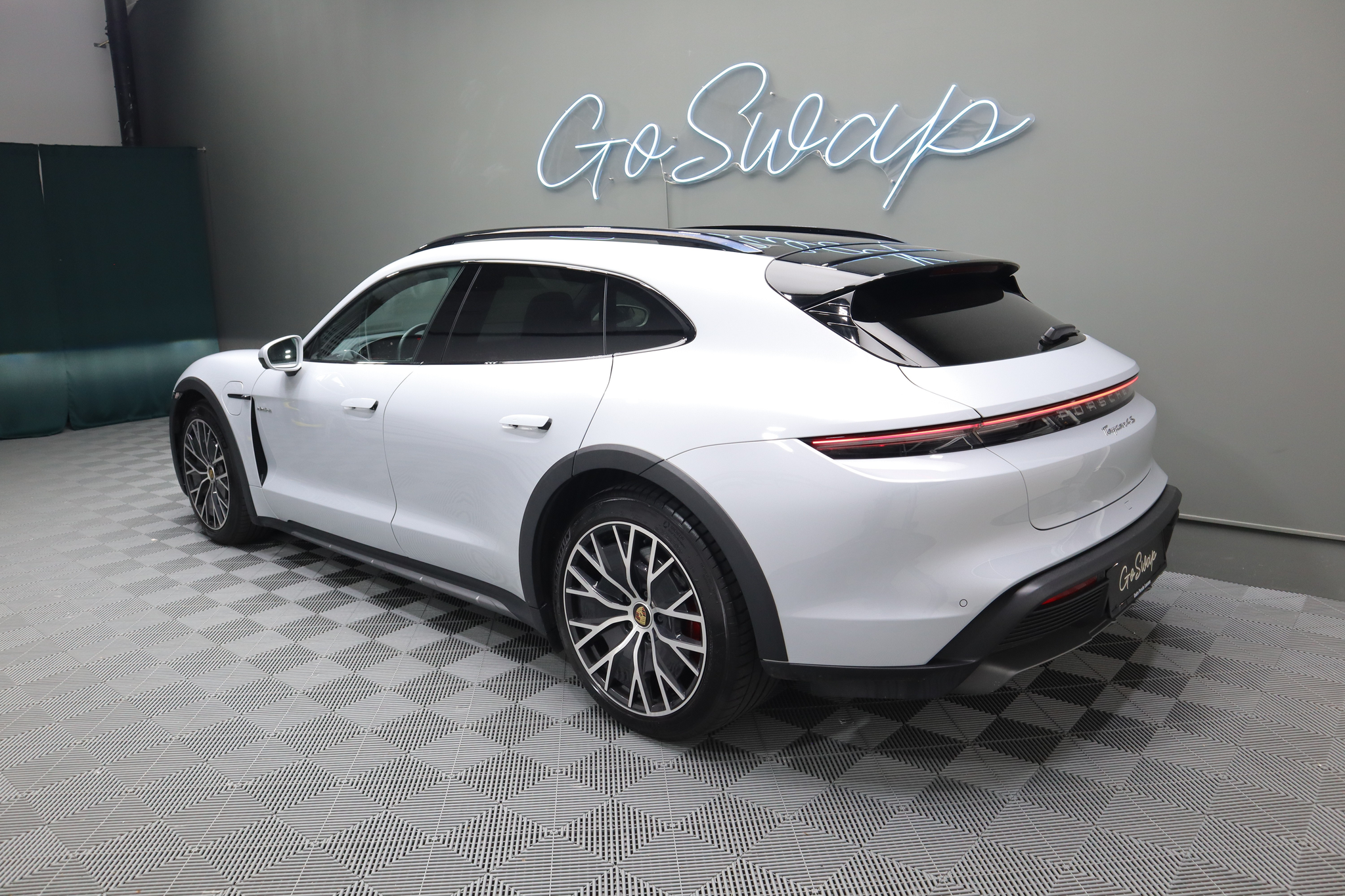 listing desktop thumbnail image 7