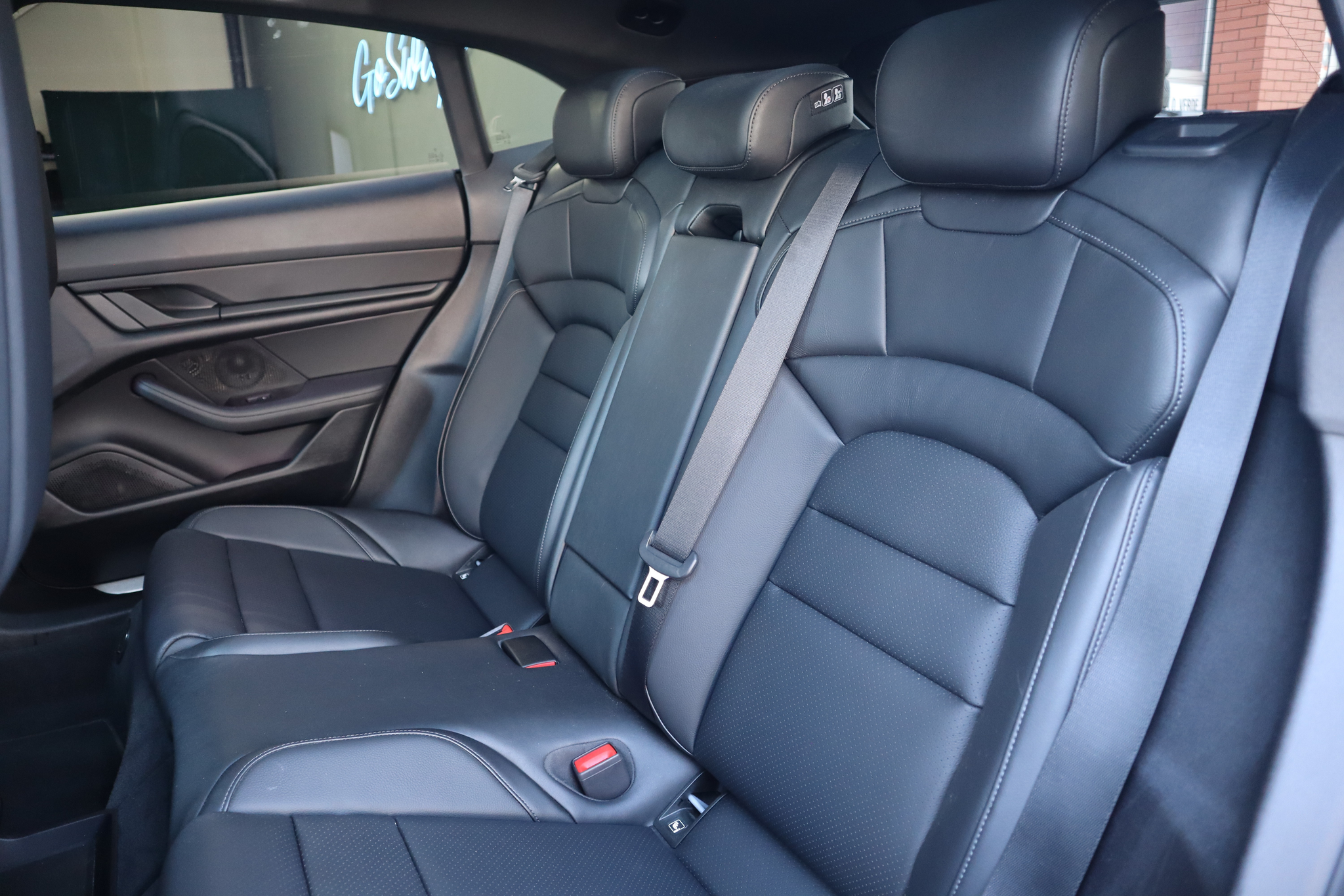 listing desktop thumbnail image 13