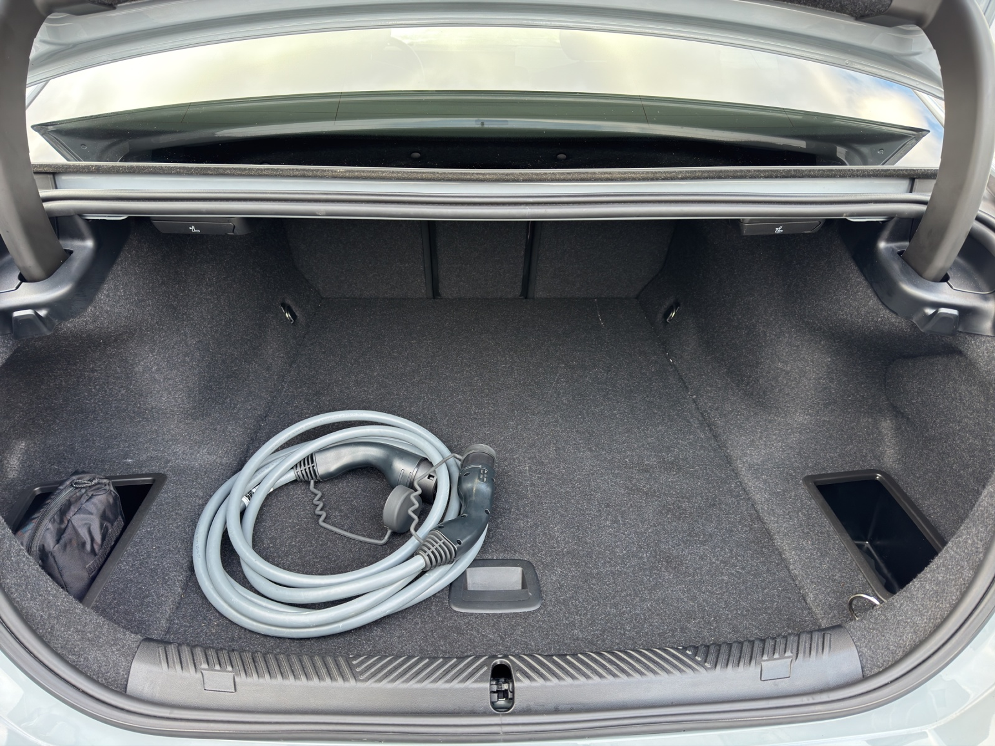 listing desktop thumbnail image 9