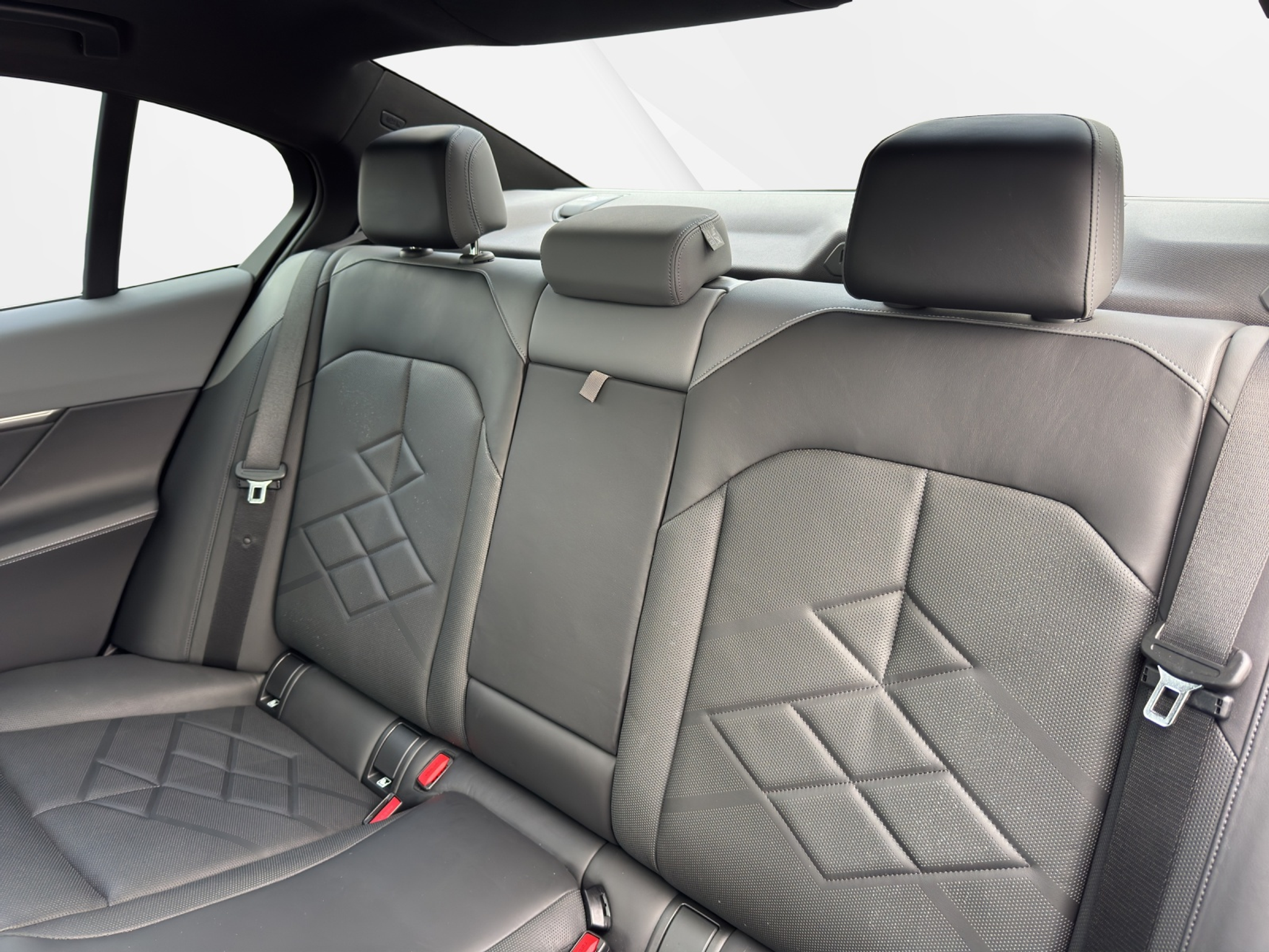 listing desktop thumbnail image 19