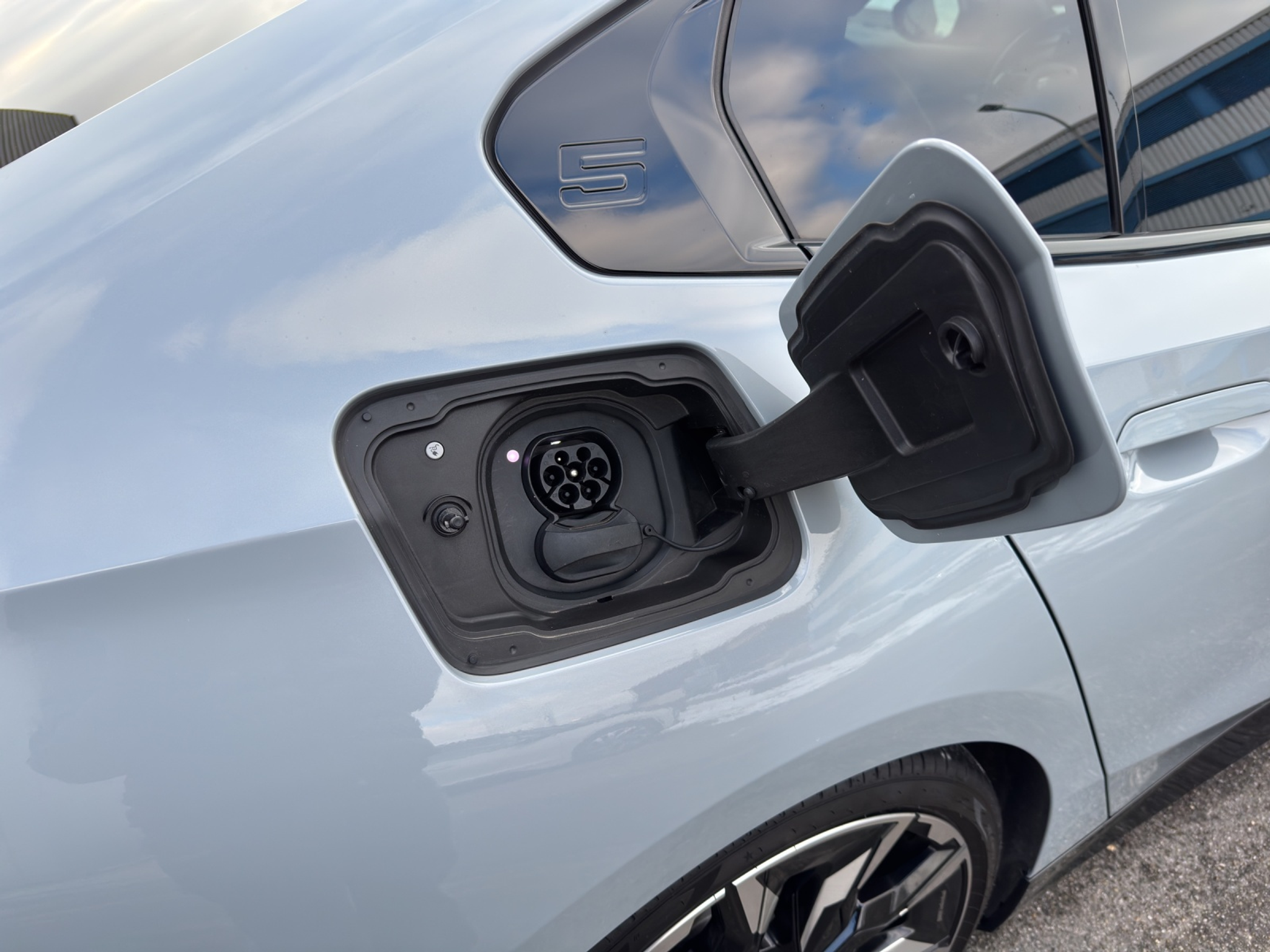 listing desktop thumbnail image 20