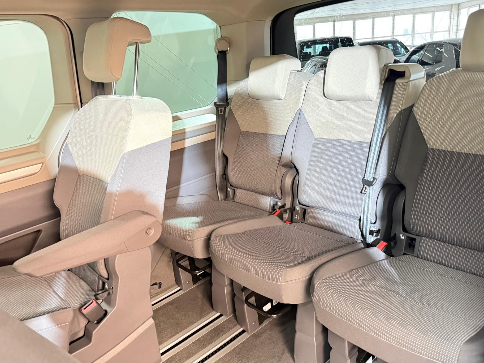 listing desktop thumbnail image 9