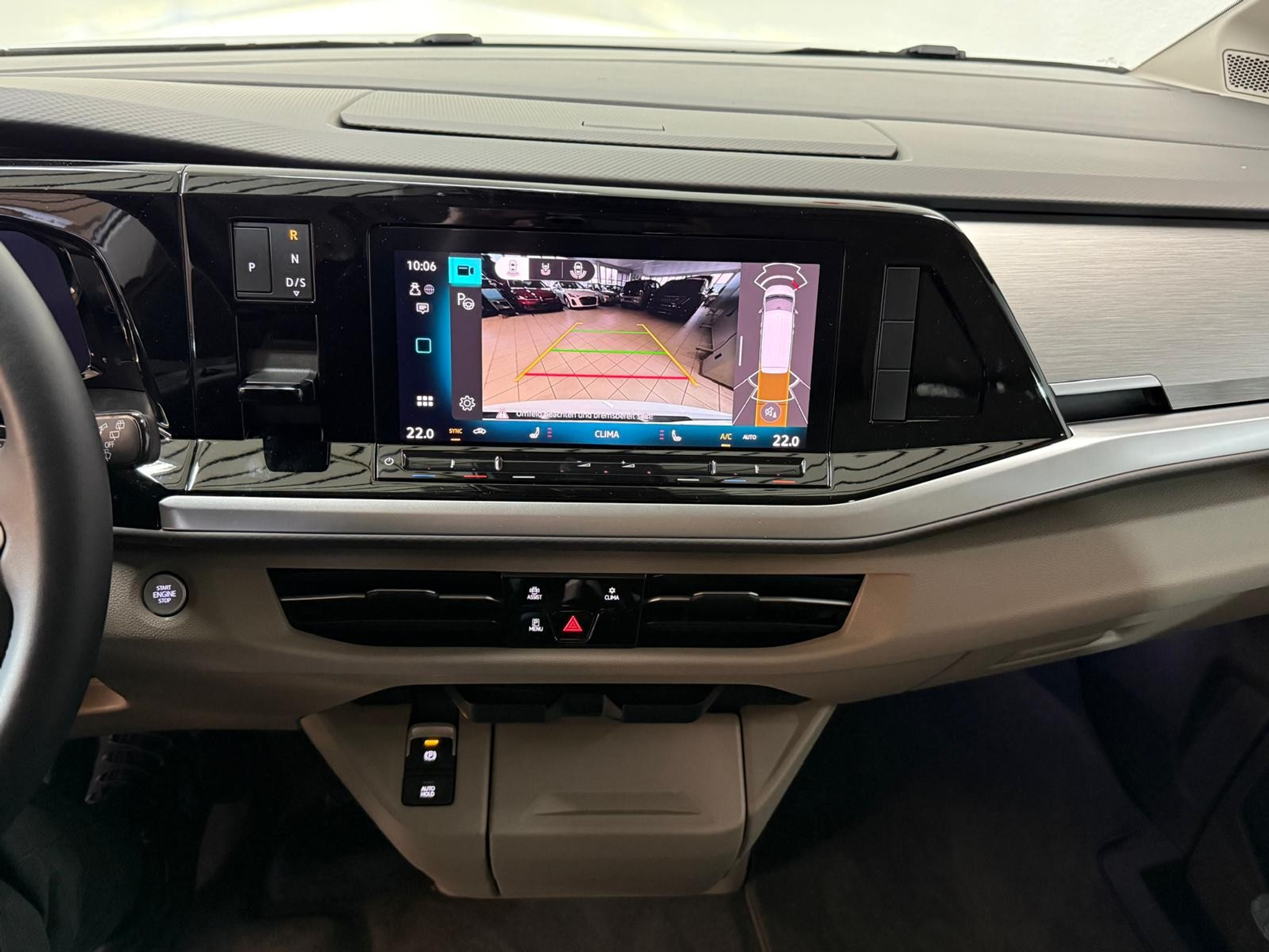 listing desktop thumbnail image 12