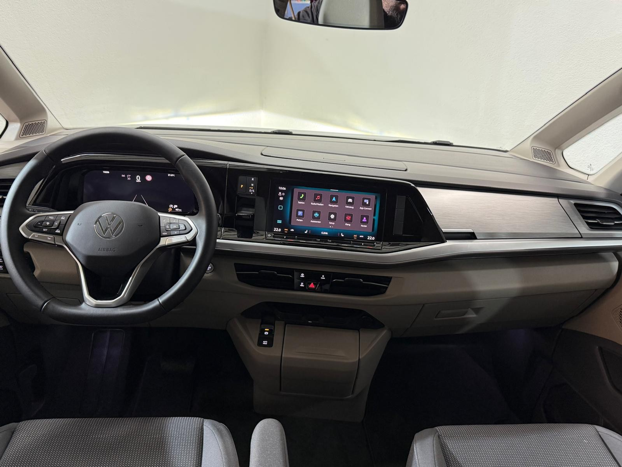 listing desktop thumbnail image 11