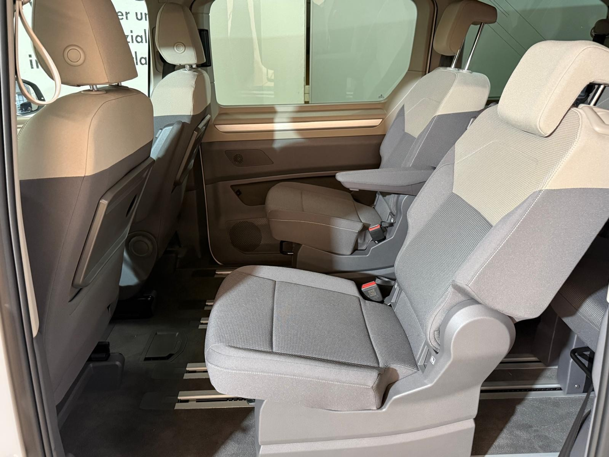 listing desktop thumbnail image 8