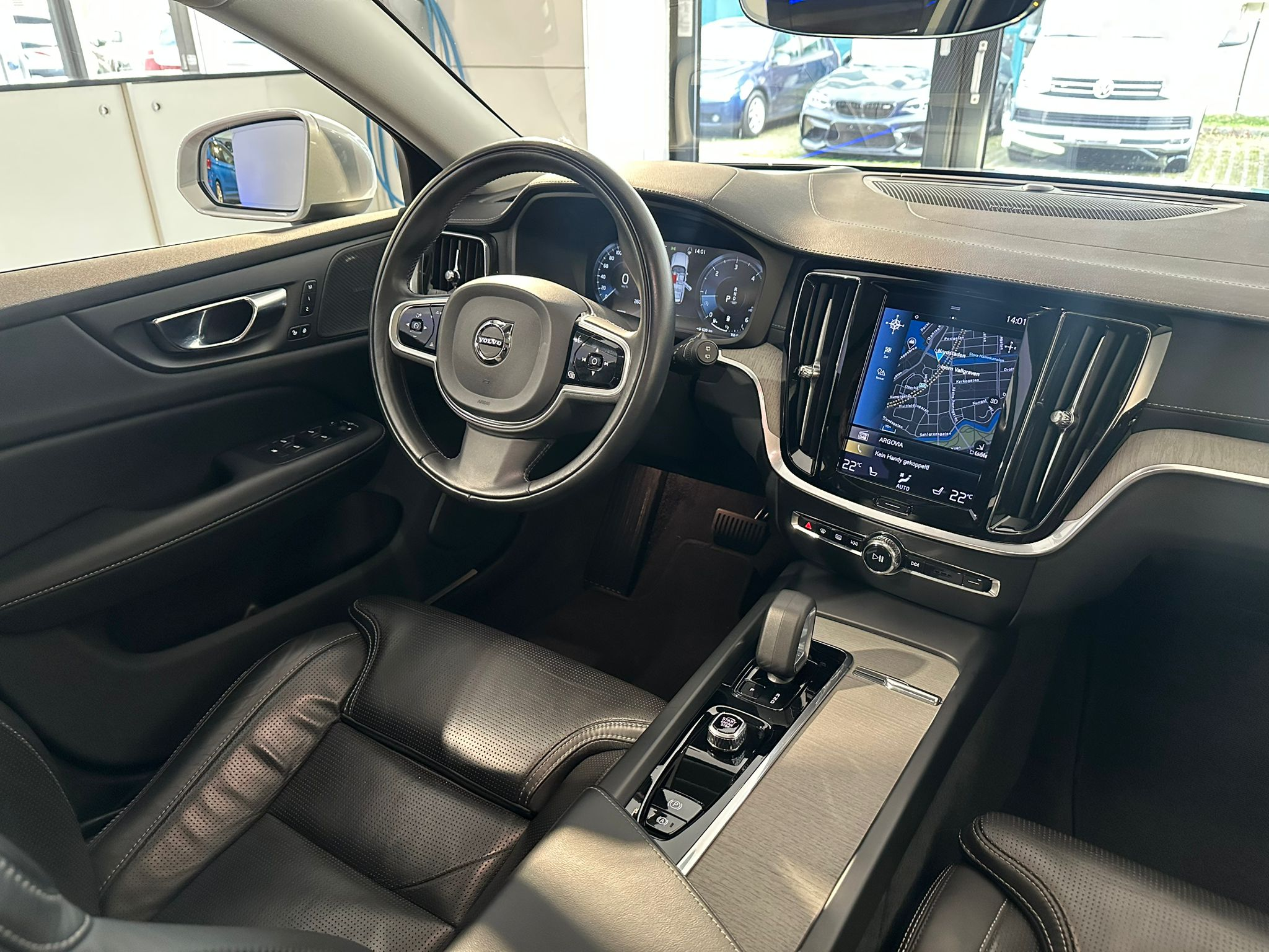 listing desktop thumbnail image 4