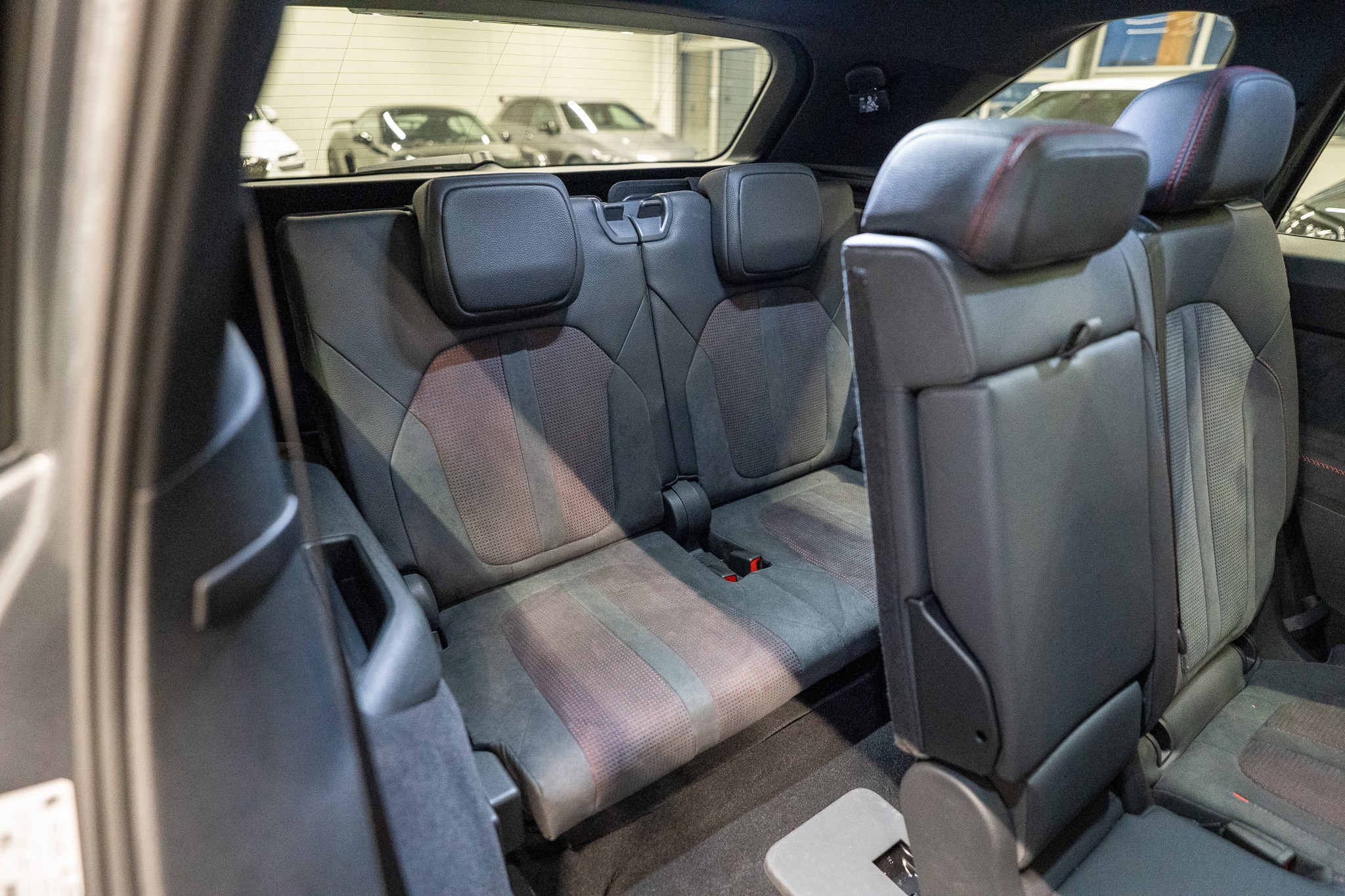 listing desktop thumbnail image 17