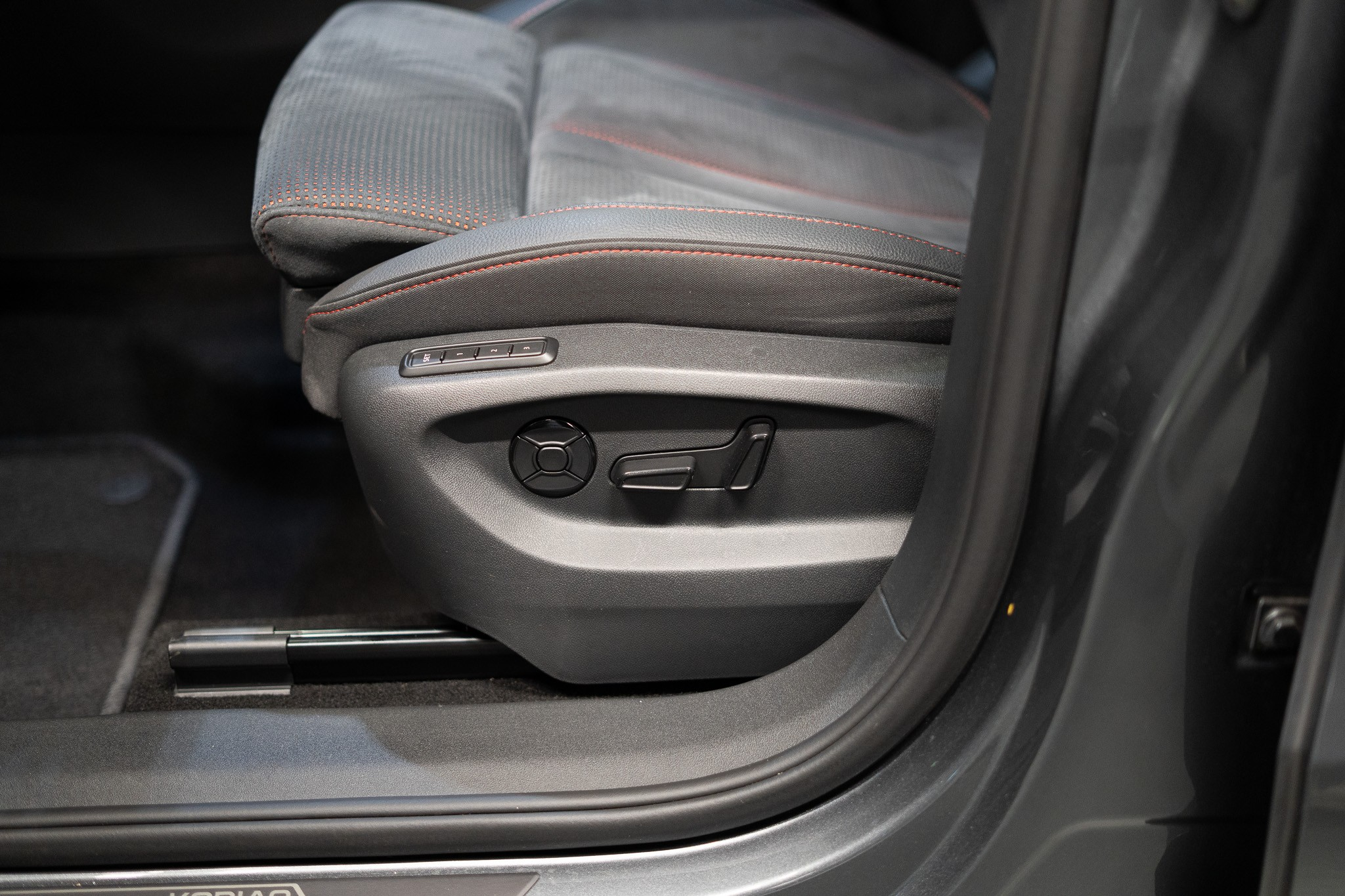 listing desktop thumbnail image 10