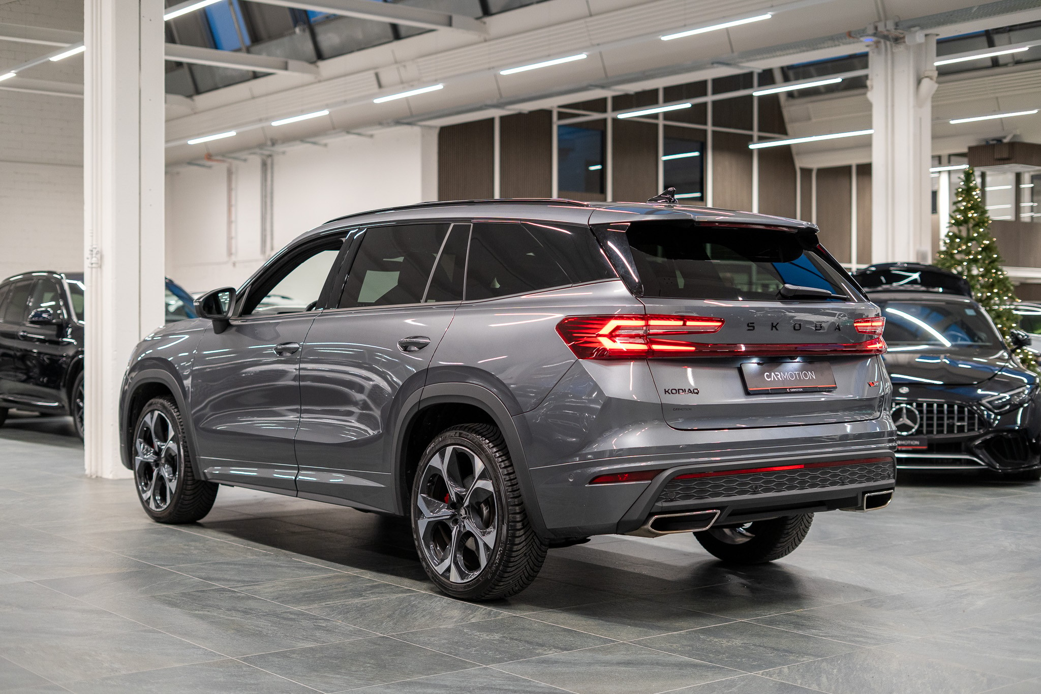 listing desktop thumbnail image 6