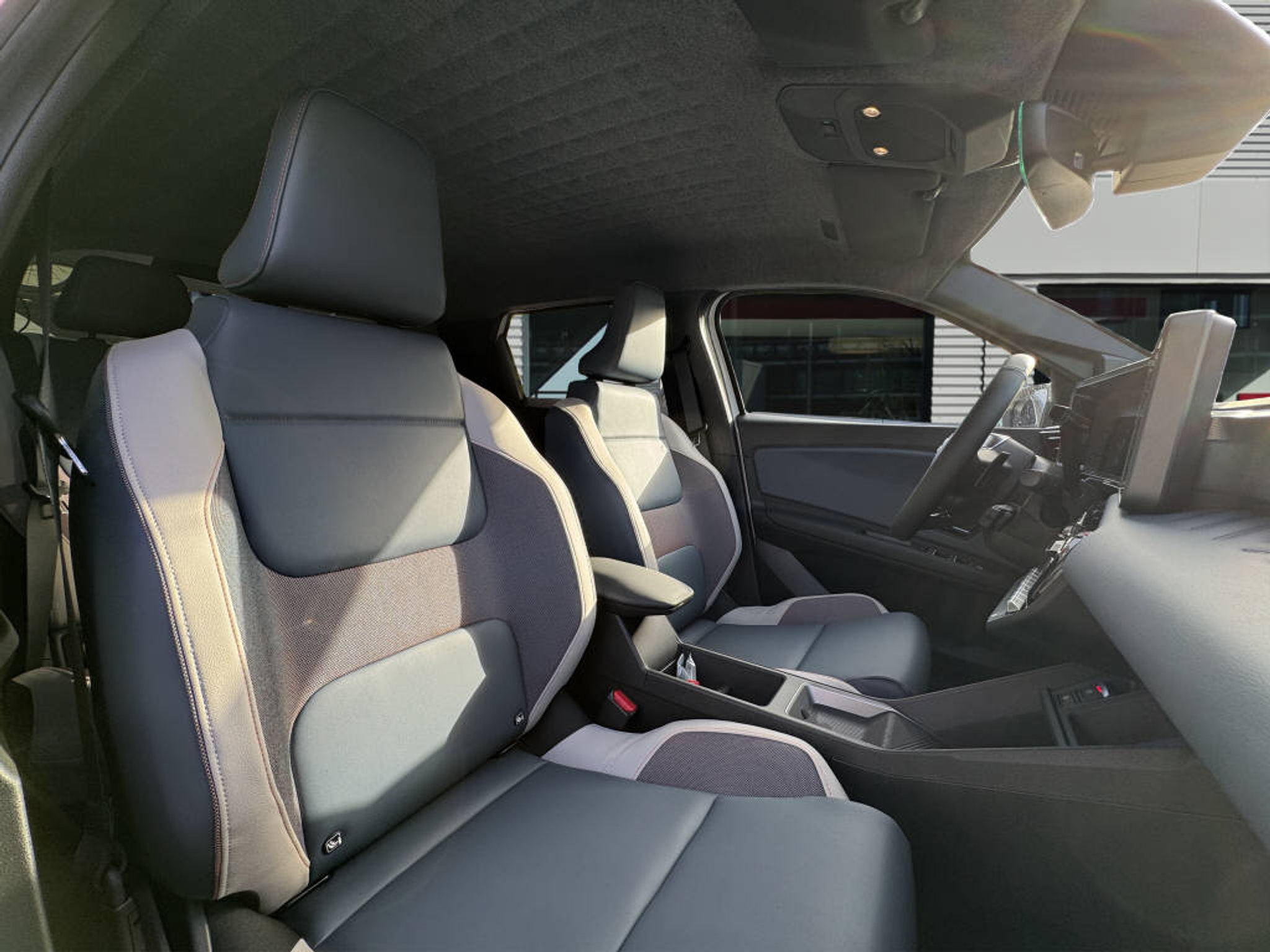 listing desktop thumbnail image 13