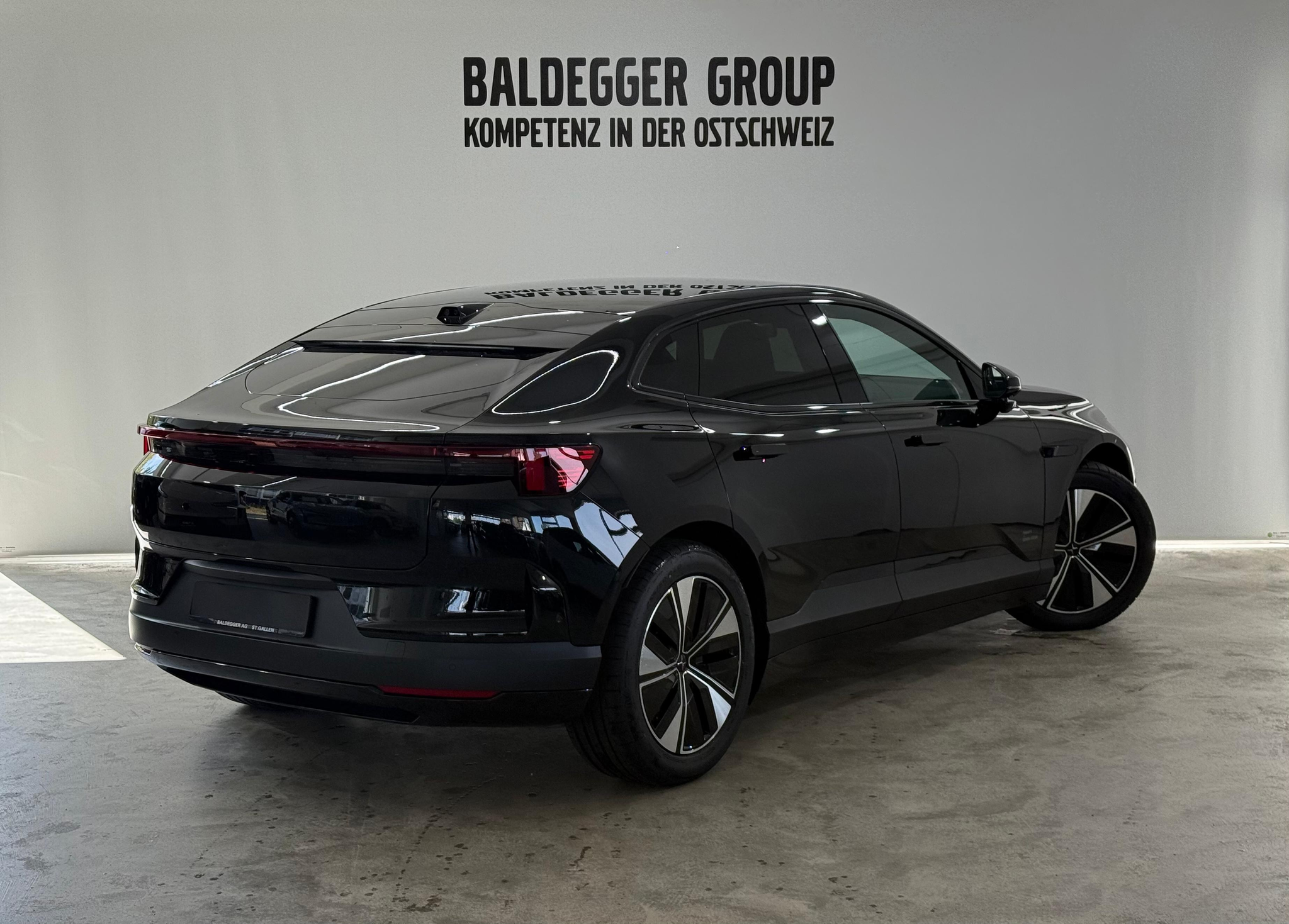 listing desktop thumbnail image 2