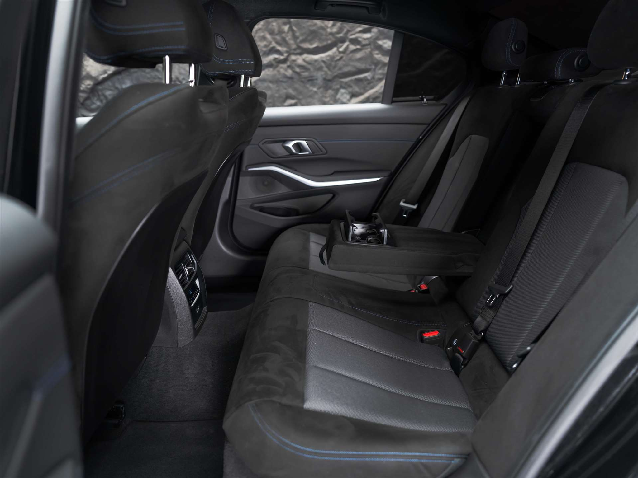 listing desktop thumbnail image 12