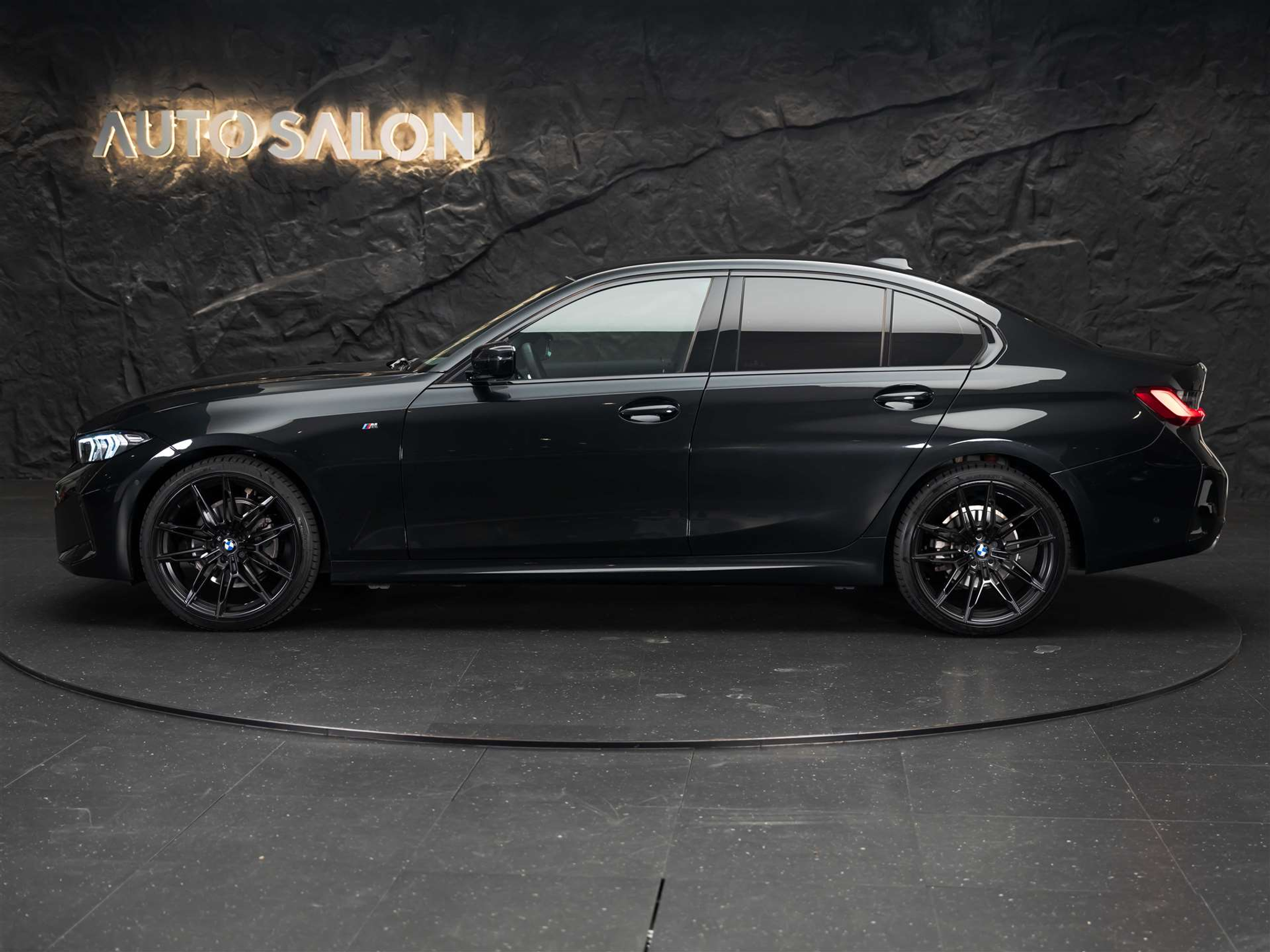 listing desktop thumbnail image 1