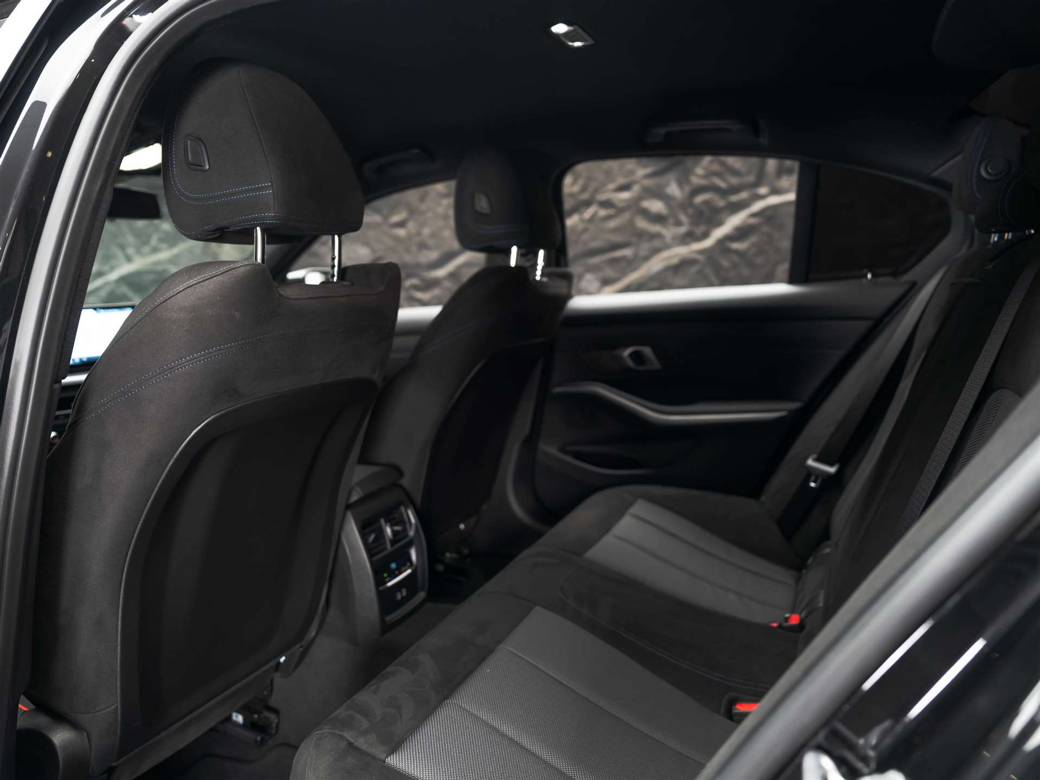 listing desktop thumbnail image 11