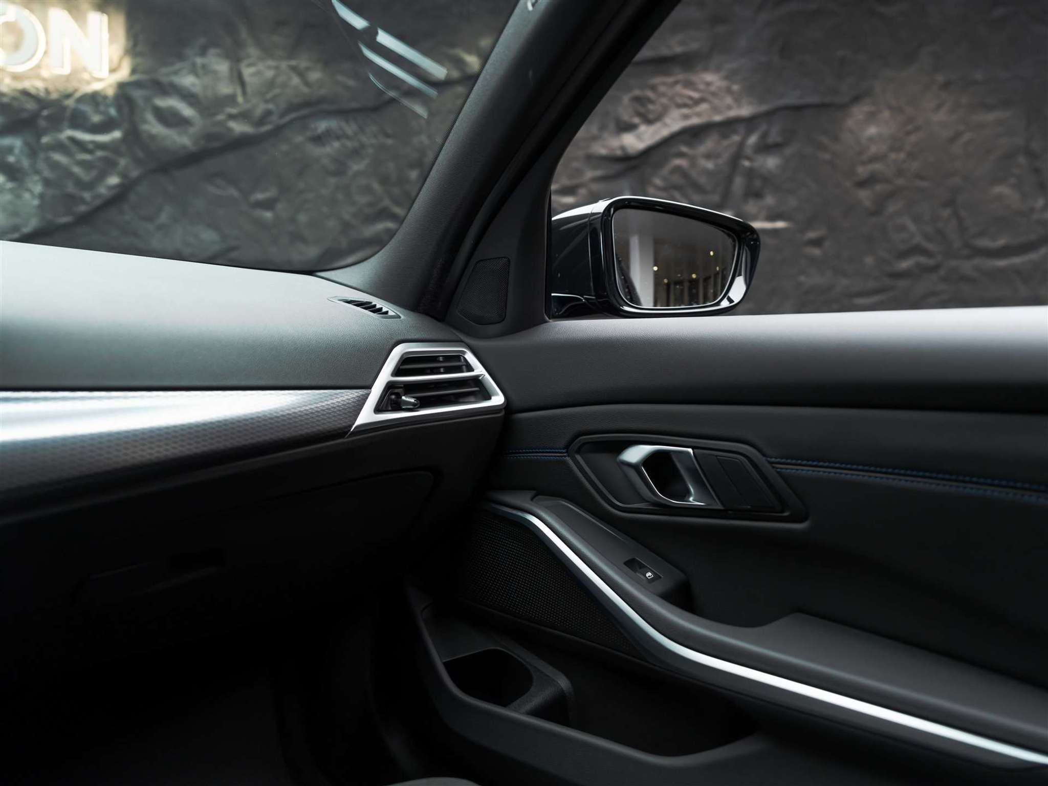 listing desktop thumbnail image 26