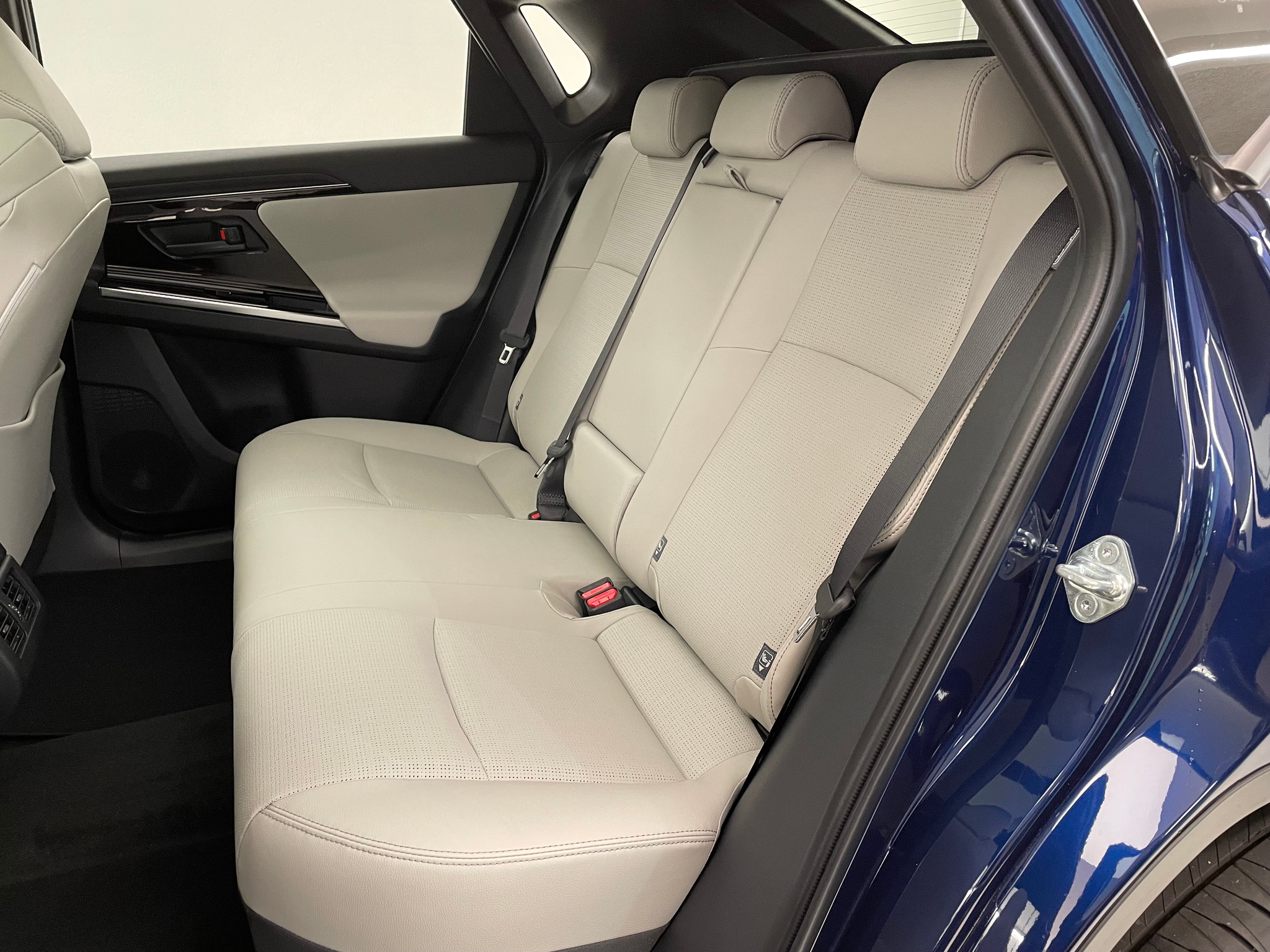 listing desktop thumbnail image 9