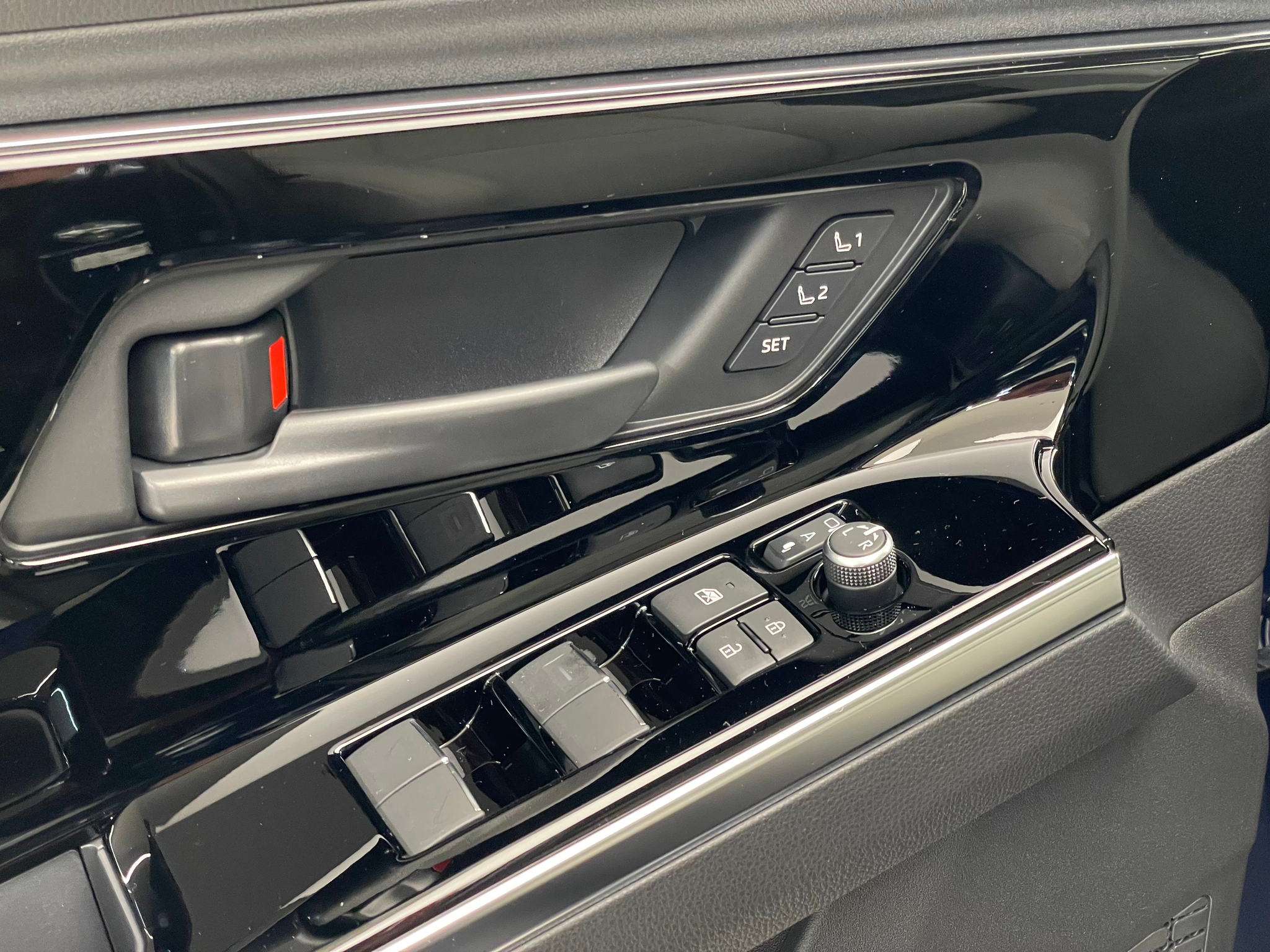 listing desktop thumbnail image 15