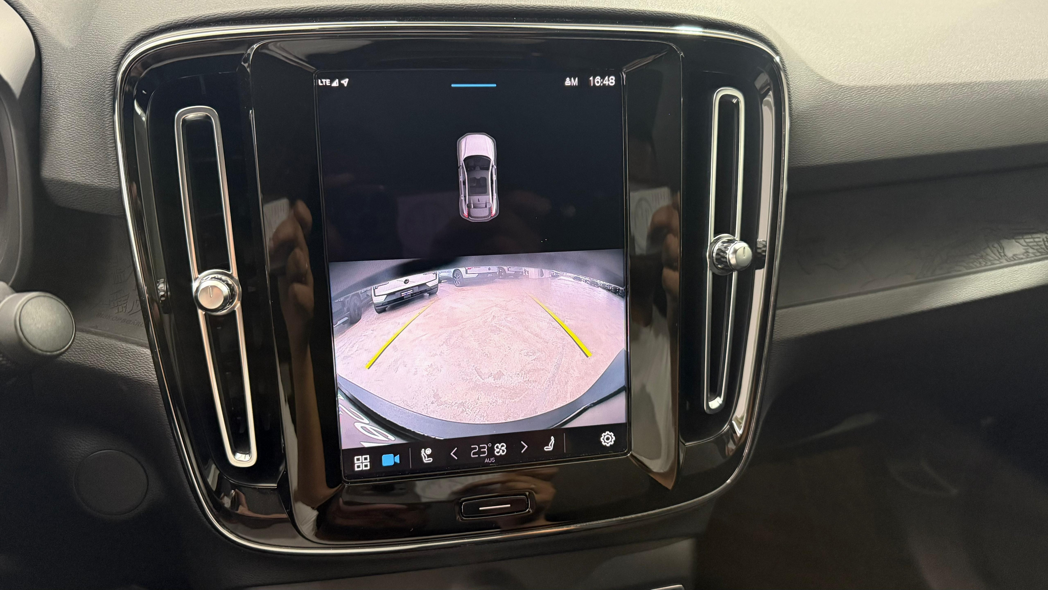 listing desktop thumbnail image 9