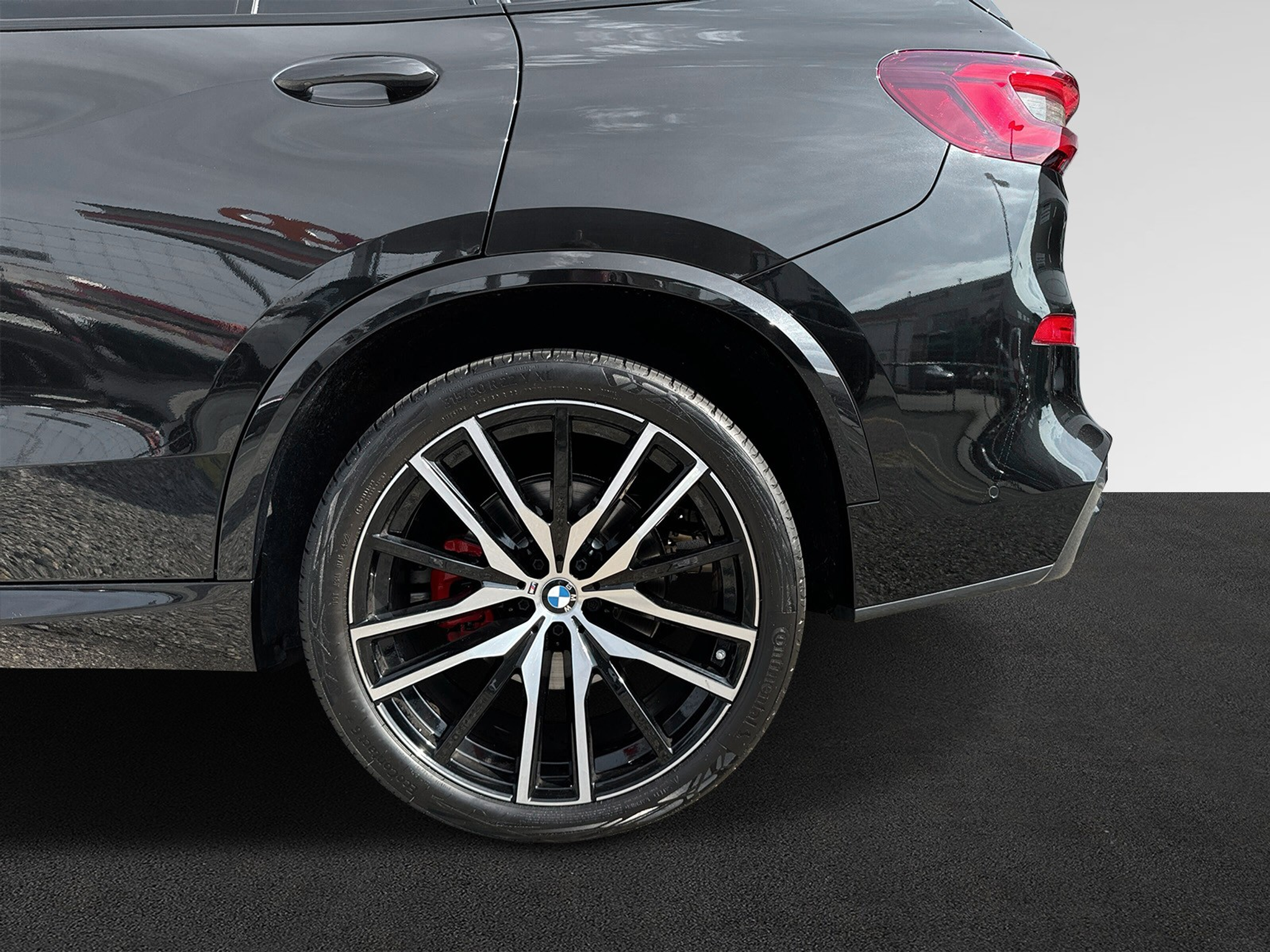 listing desktop thumbnail image 8